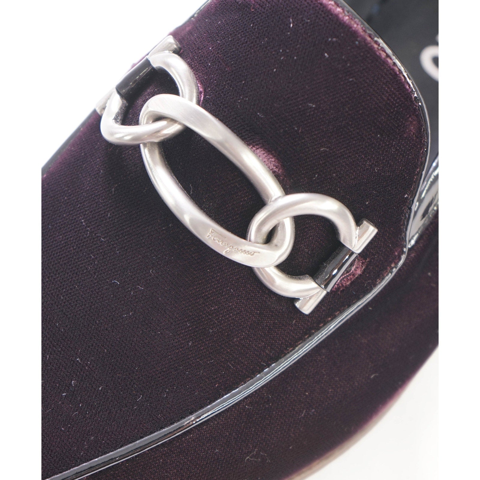 $700 SALVATORE FERRAGAMO - *BOY 2 * Chain Bit Velvet Logo Loafer - 7 EE US