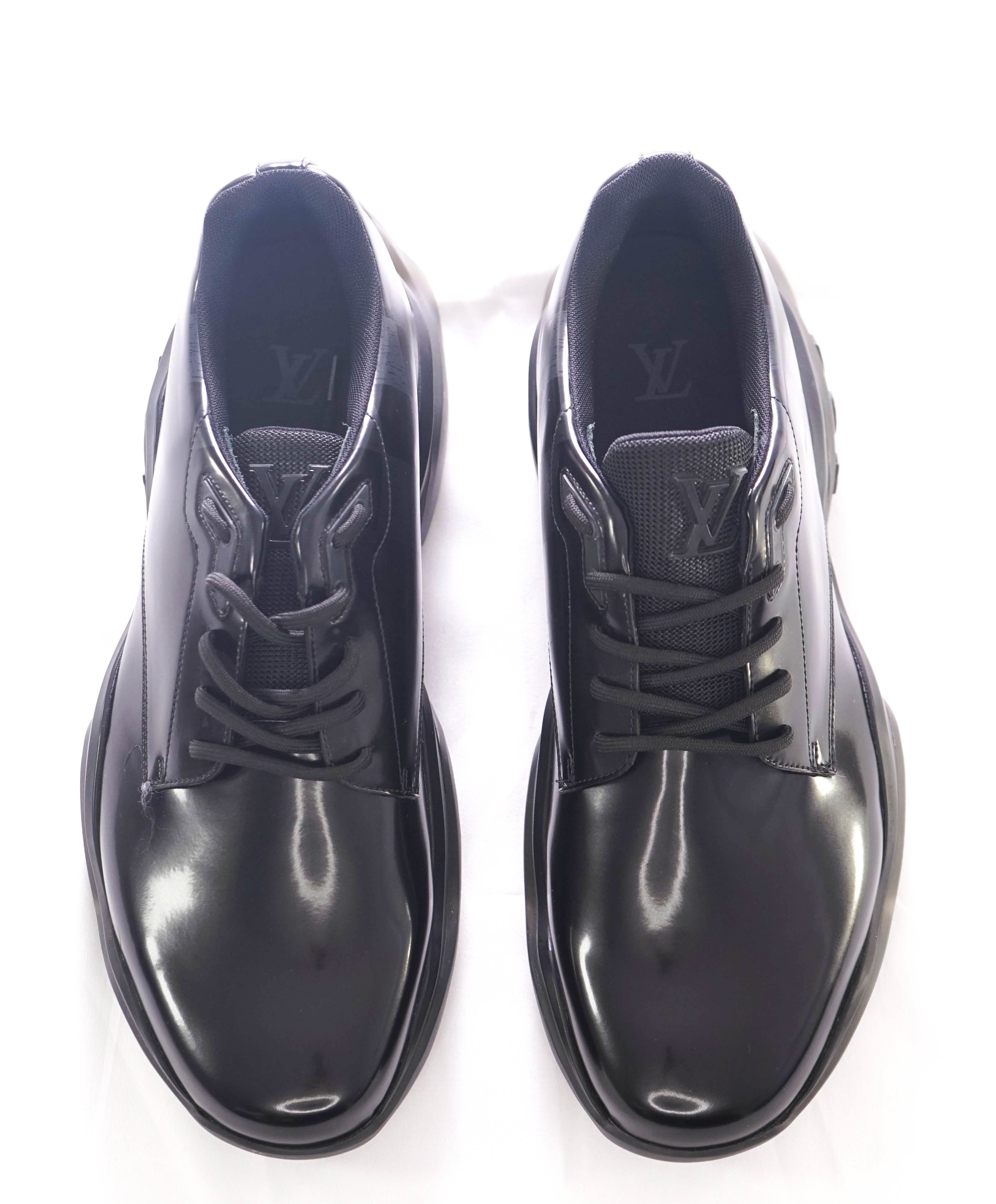 $1,540 LOUIS VUITTON - Black *LV* Logo Derby Oxfords Lug Sole Sneaker - 10 US (9 LV)