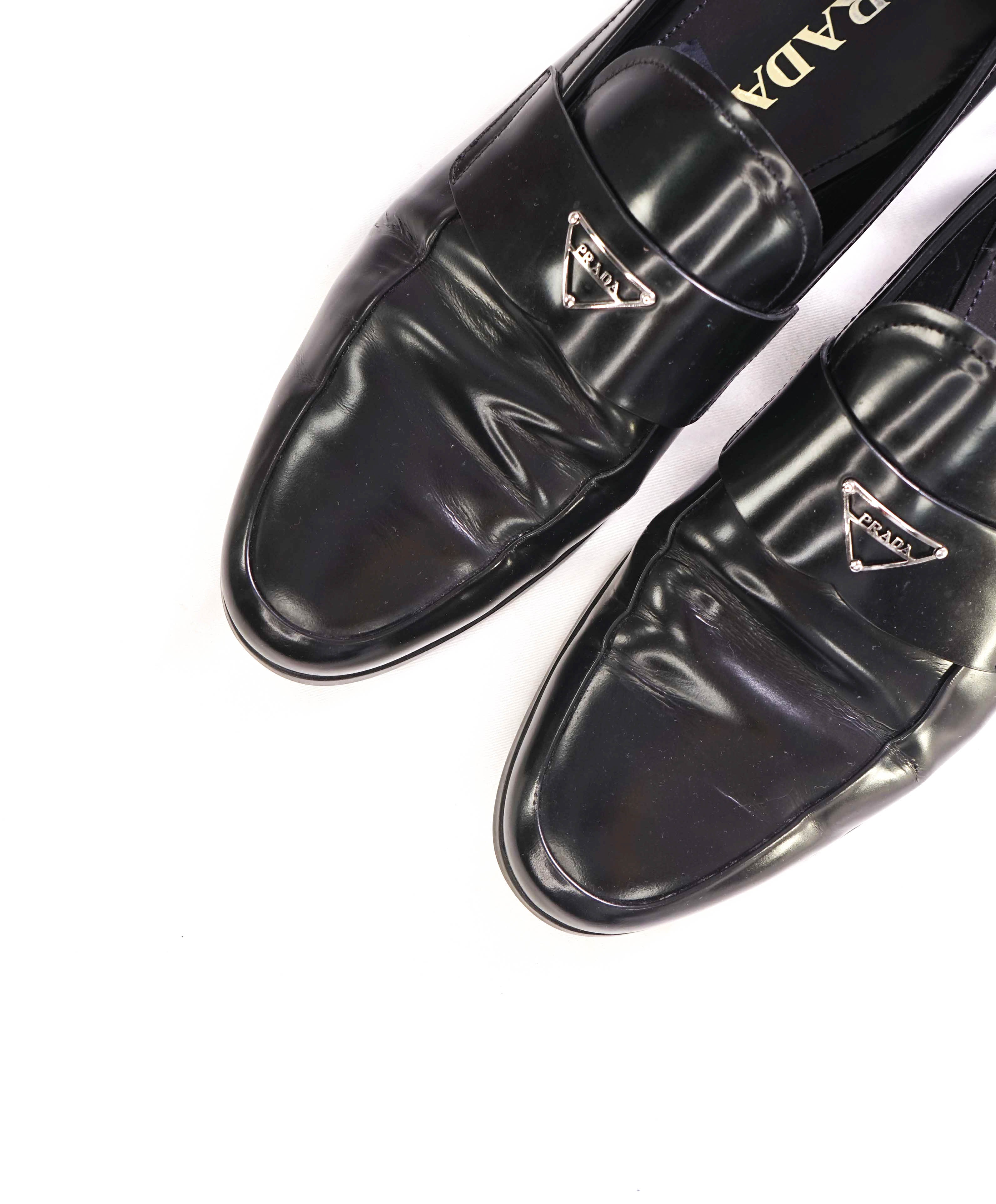 $950 PRADA - Black Patent Leather LOGO Loafers - 10 US (9 Prada)