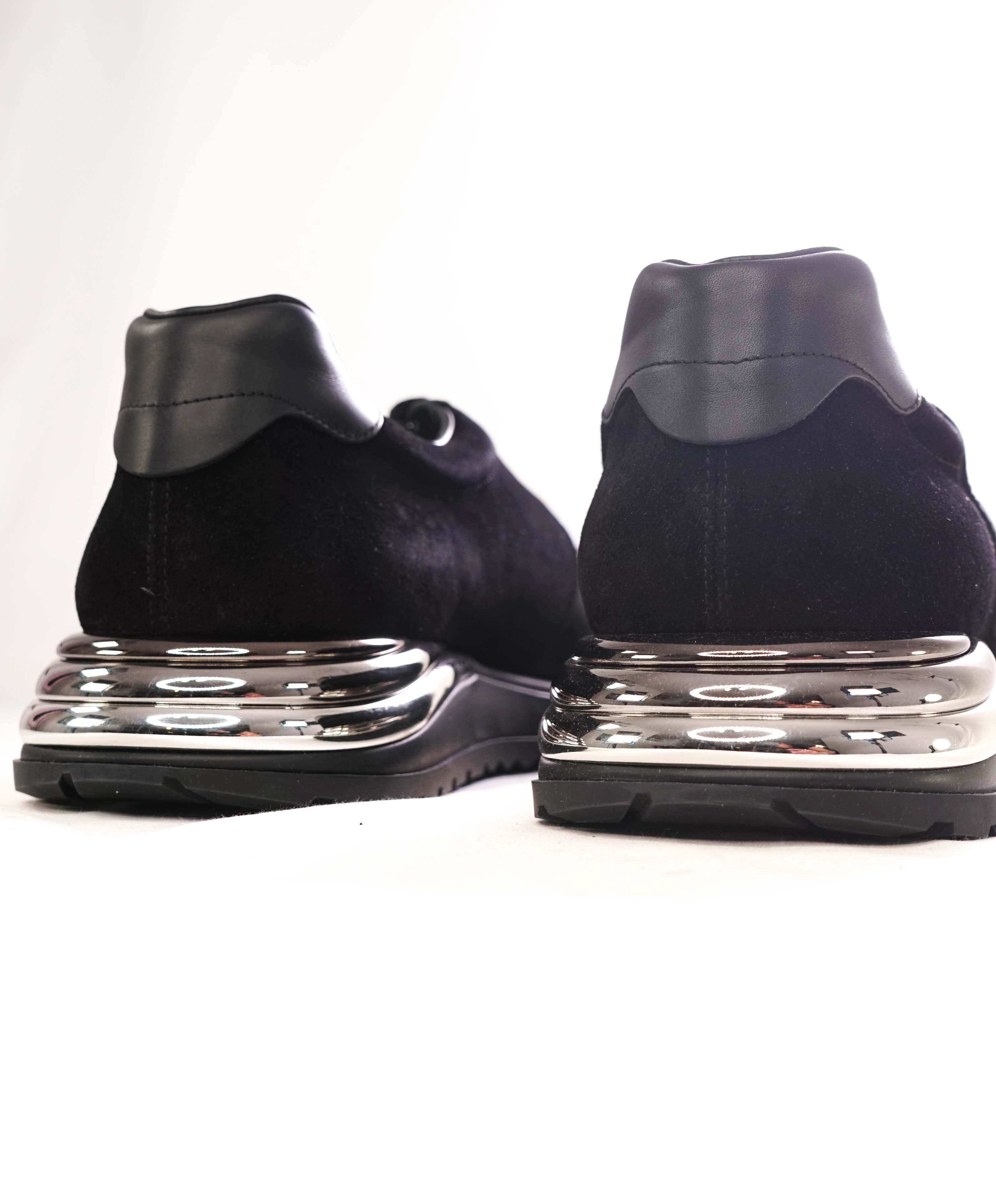 SALVATORE FERRAGAMO - BROOKLYN *GANCINI* Black Sneaker - 11.5 US