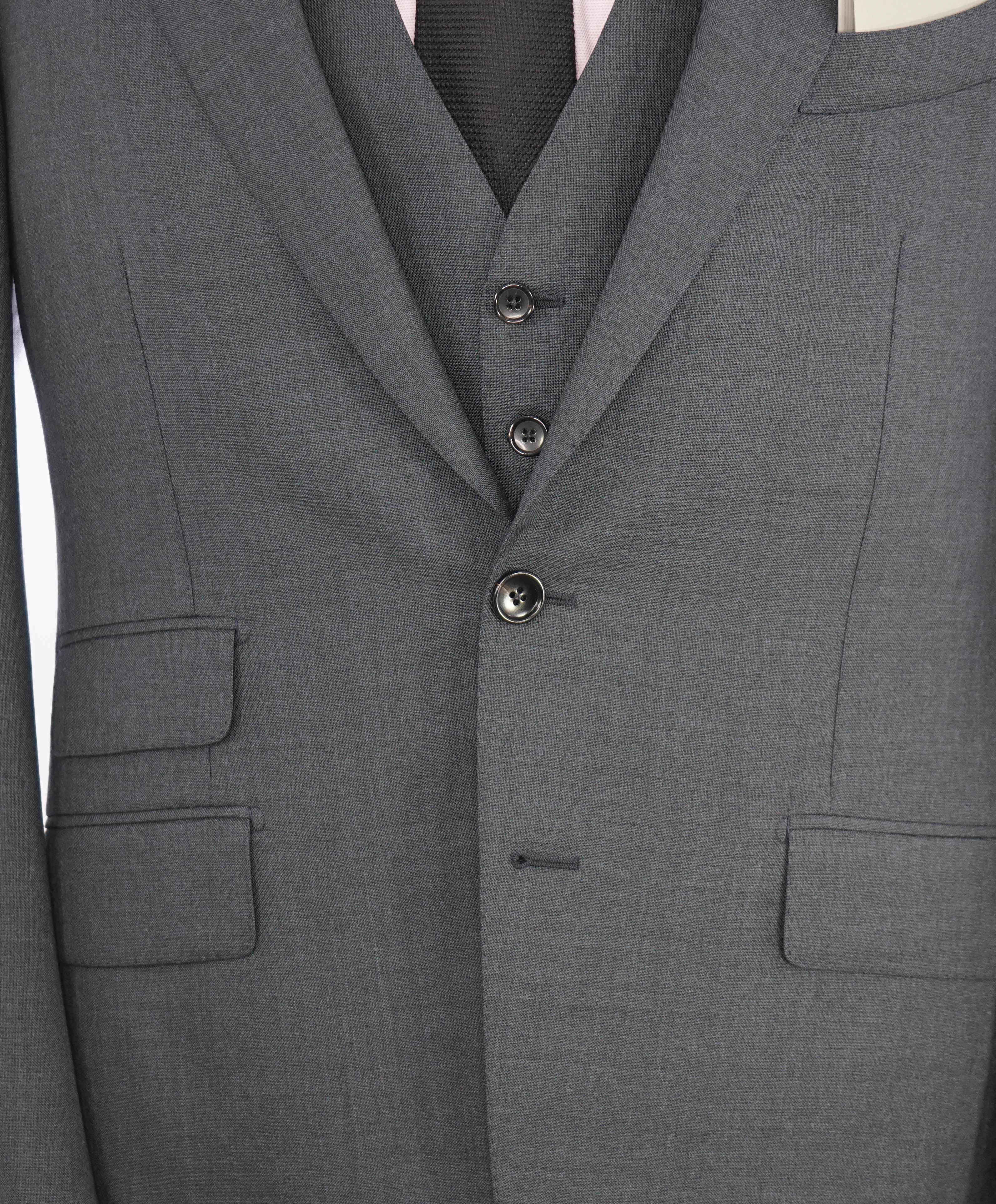 $6,990 TOM FORD - 3-Piece Gray PEAK LAPEL "O'Connor" Vested Side Tab Suit - 42R (52EU)