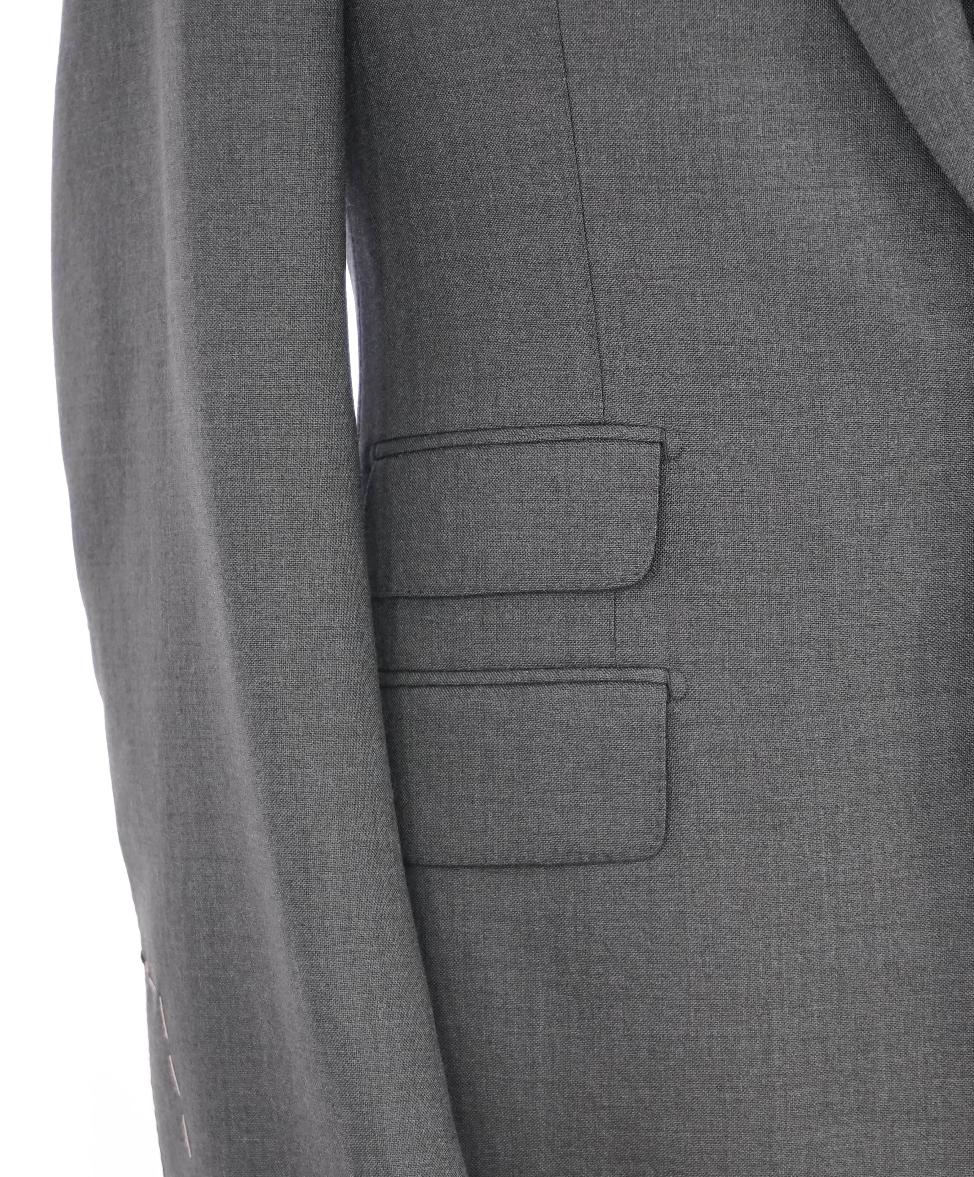 $6,990 TOM FORD - 3-Piece Gray PEAK LAPEL "O'Connor" Vested Side Tab Suit - 42R (52EU)