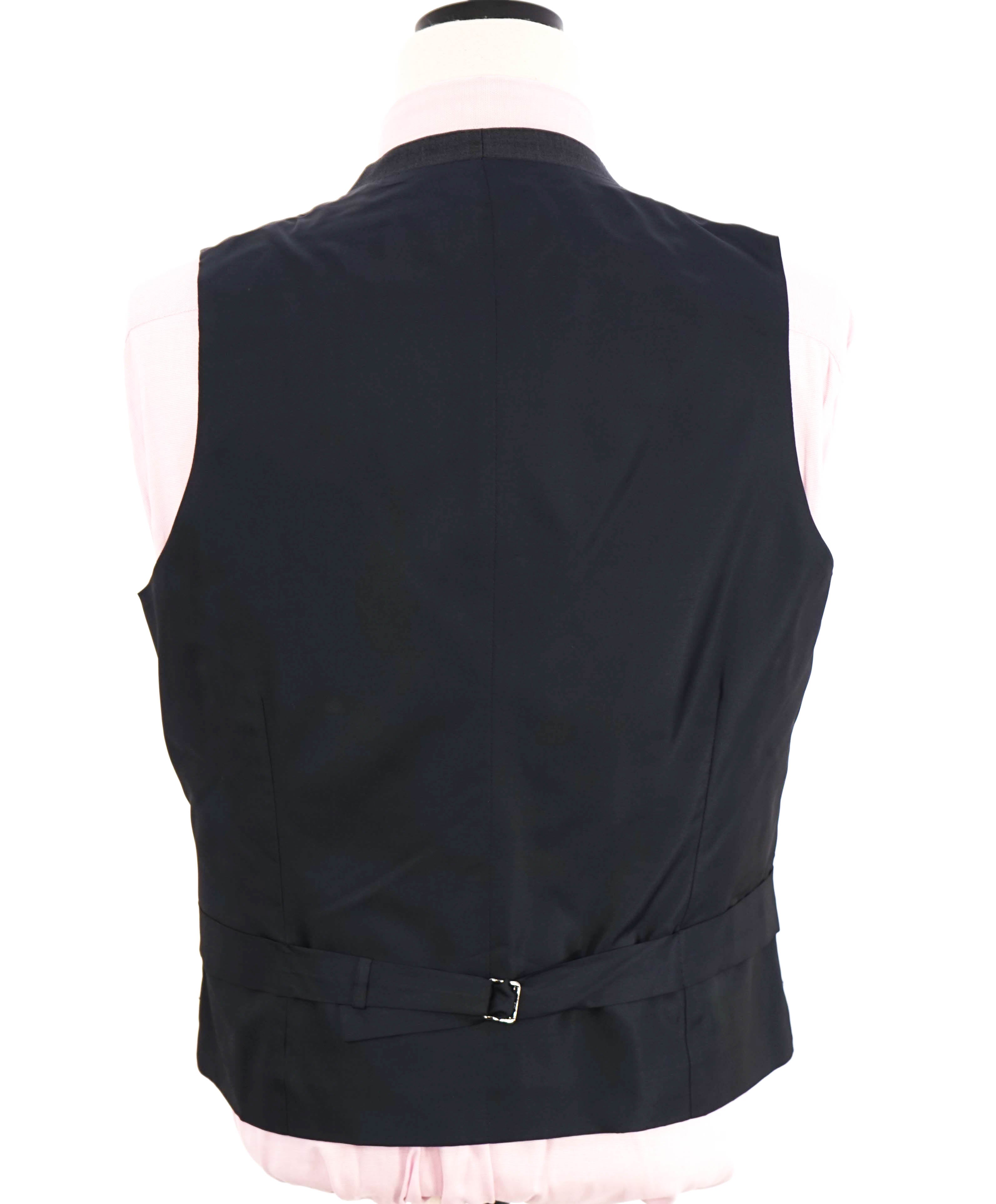 $6,990 TOM FORD - 3-Piece Gray PEAK LAPEL "O'Connor" Vested Side Tab Suit - 42R (52EU)