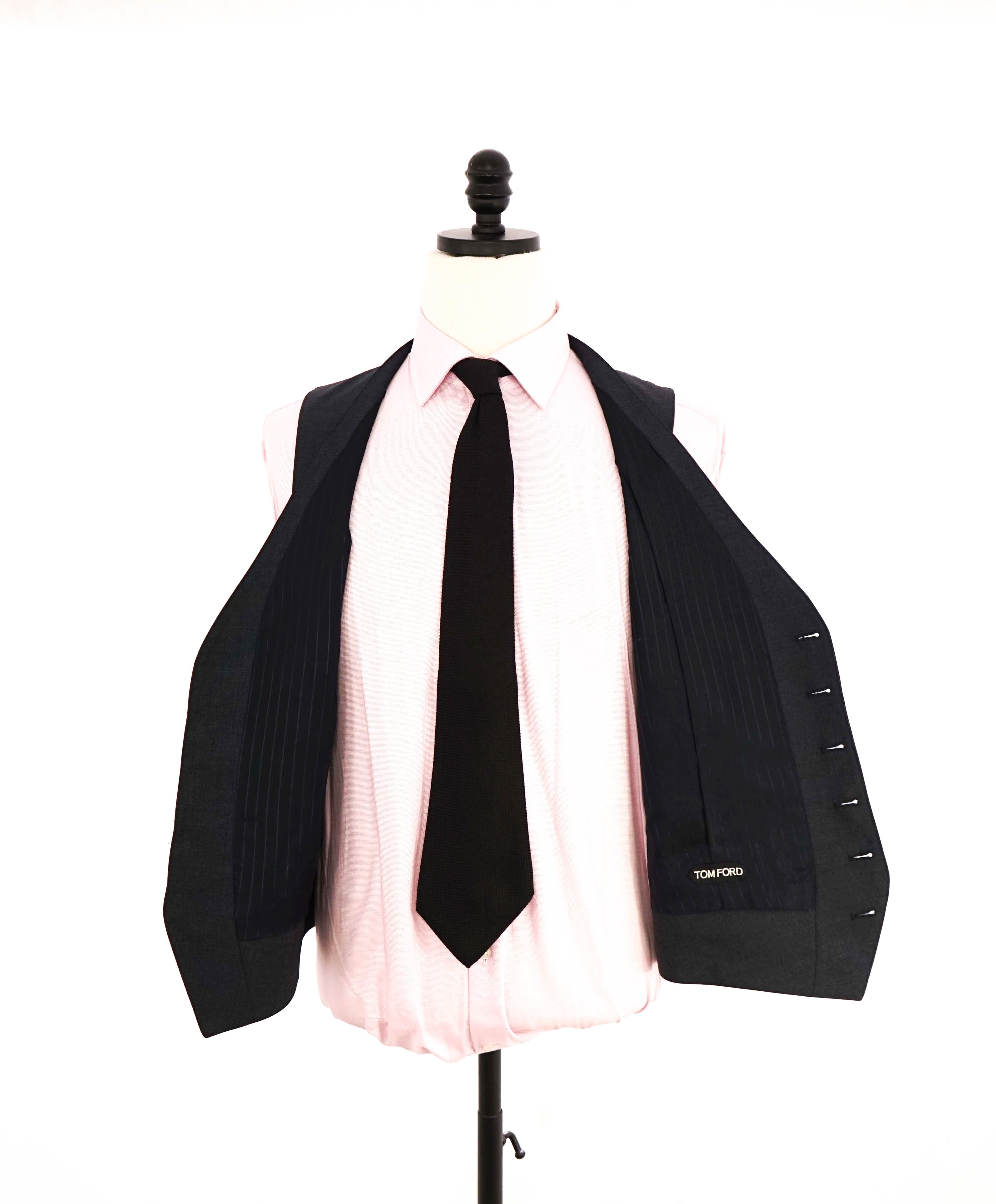 $6,990 TOM FORD - 3-Piece Gray PEAK LAPEL "O'Connor" Vested Side Tab Suit - 42R (52EU)