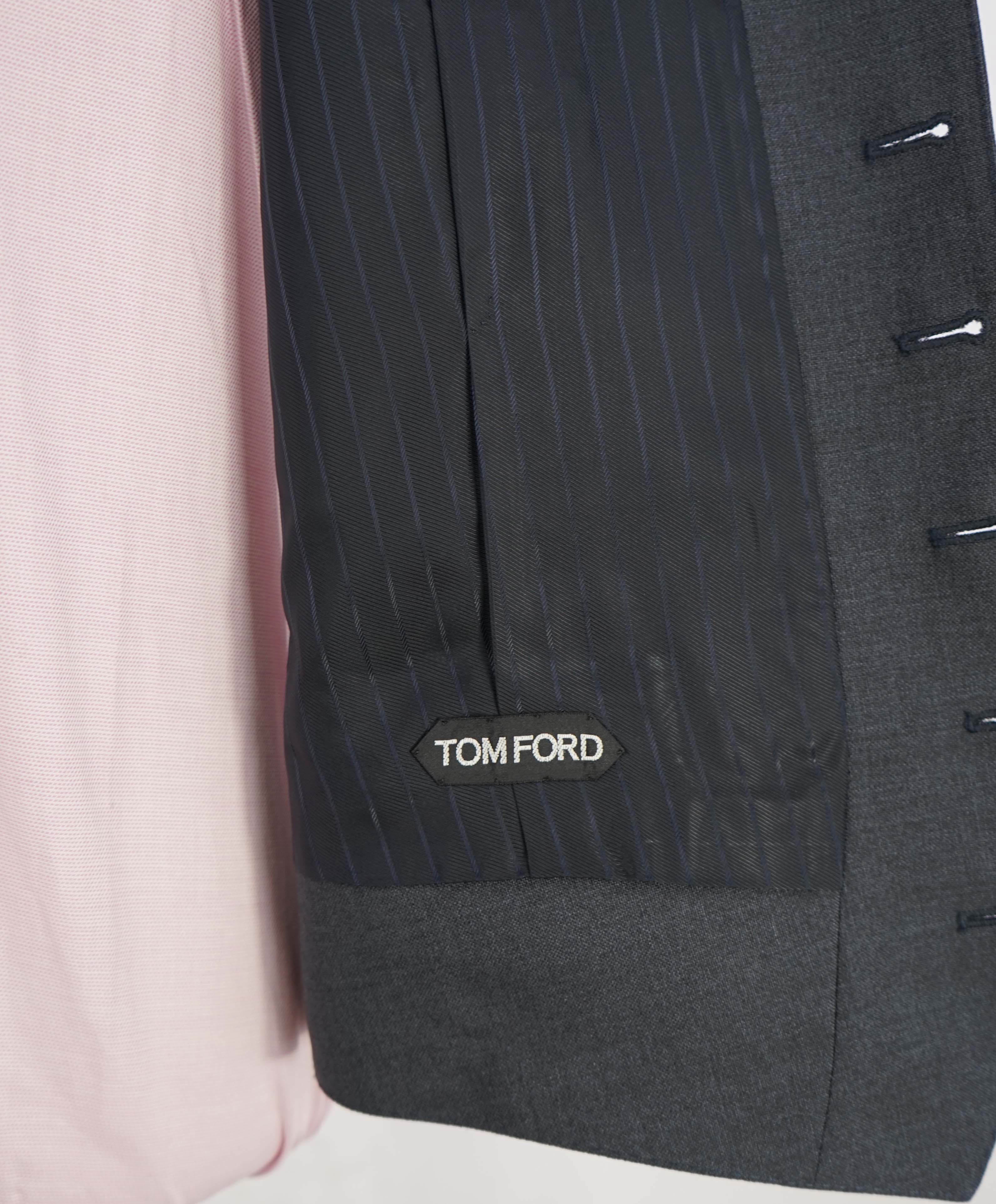 $6,990 TOM FORD - 3-Piece Gray PEAK LAPEL "O'Connor" Vested Side Tab Suit - 42R (52EU)
