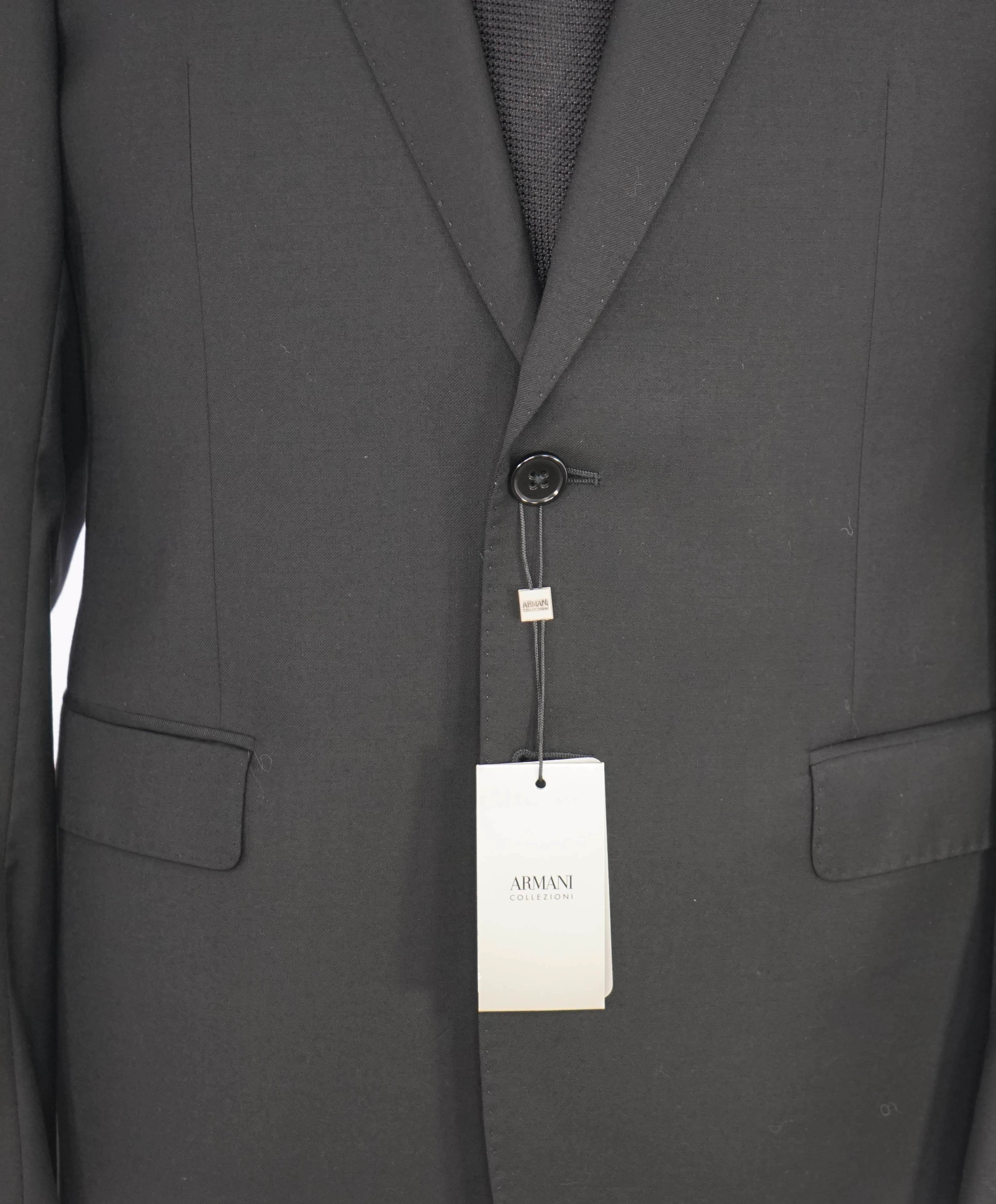 ARMANI COLLEZIONI - "G Line" Modern Solid Black Notch Lapel Suit - 38S