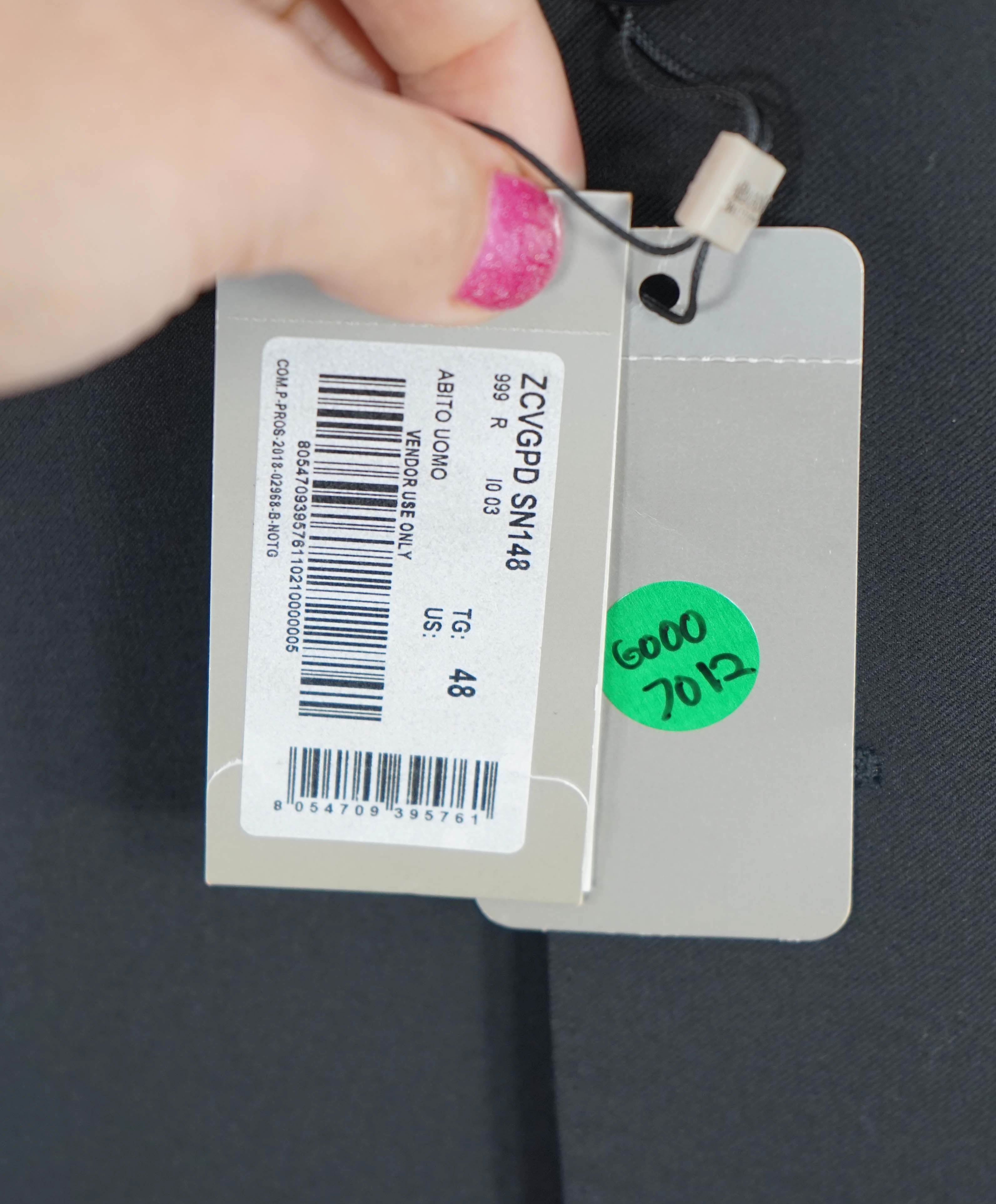 ARMANI COLLEZIONI - "G Line" Modern Solid Black Notch Lapel Suit - 38S