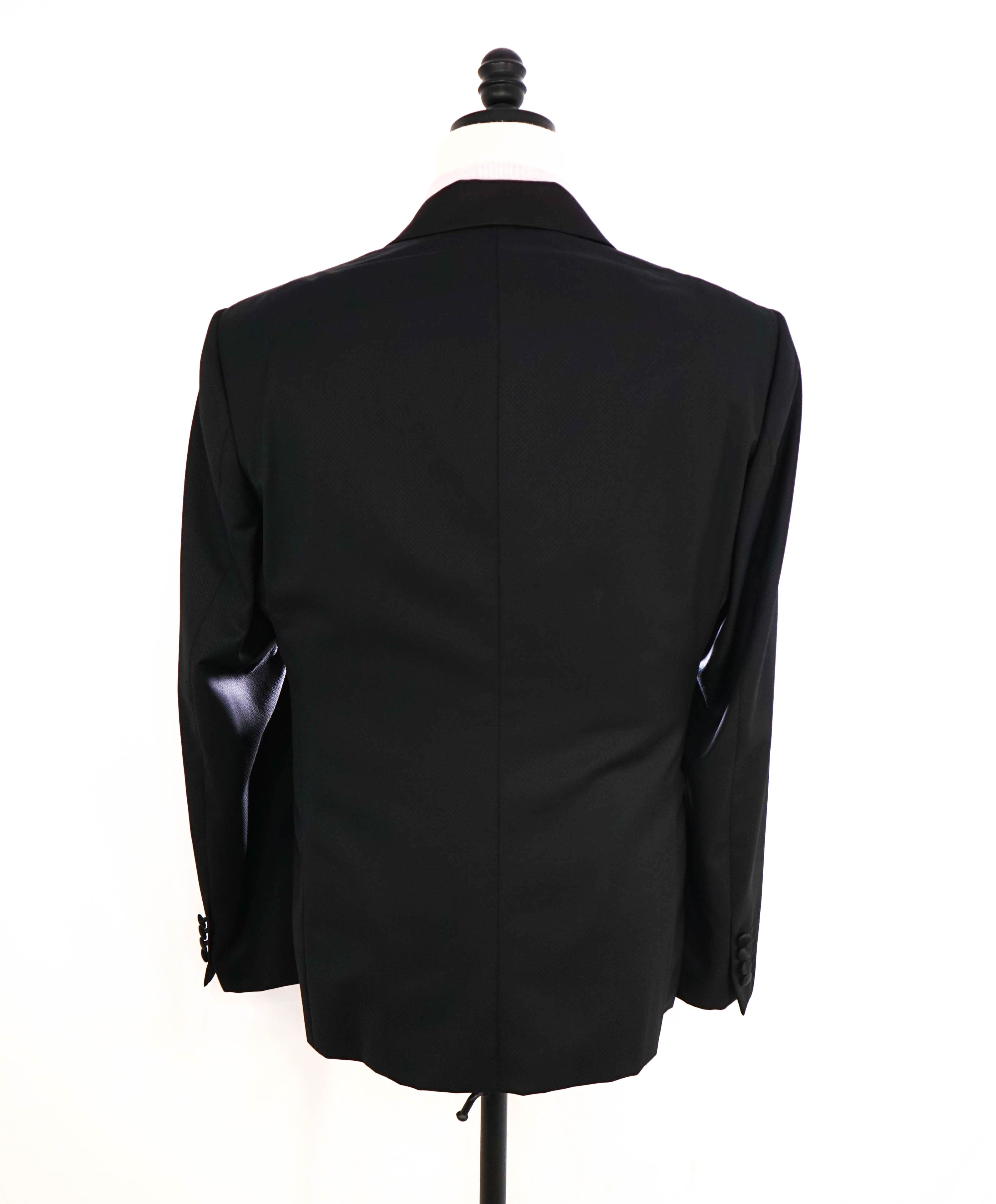 $2,295 ARMANI COLLEZIONI - “M LINE” Textured SHAWL COLLAR Tuxedo Suit - 46R
