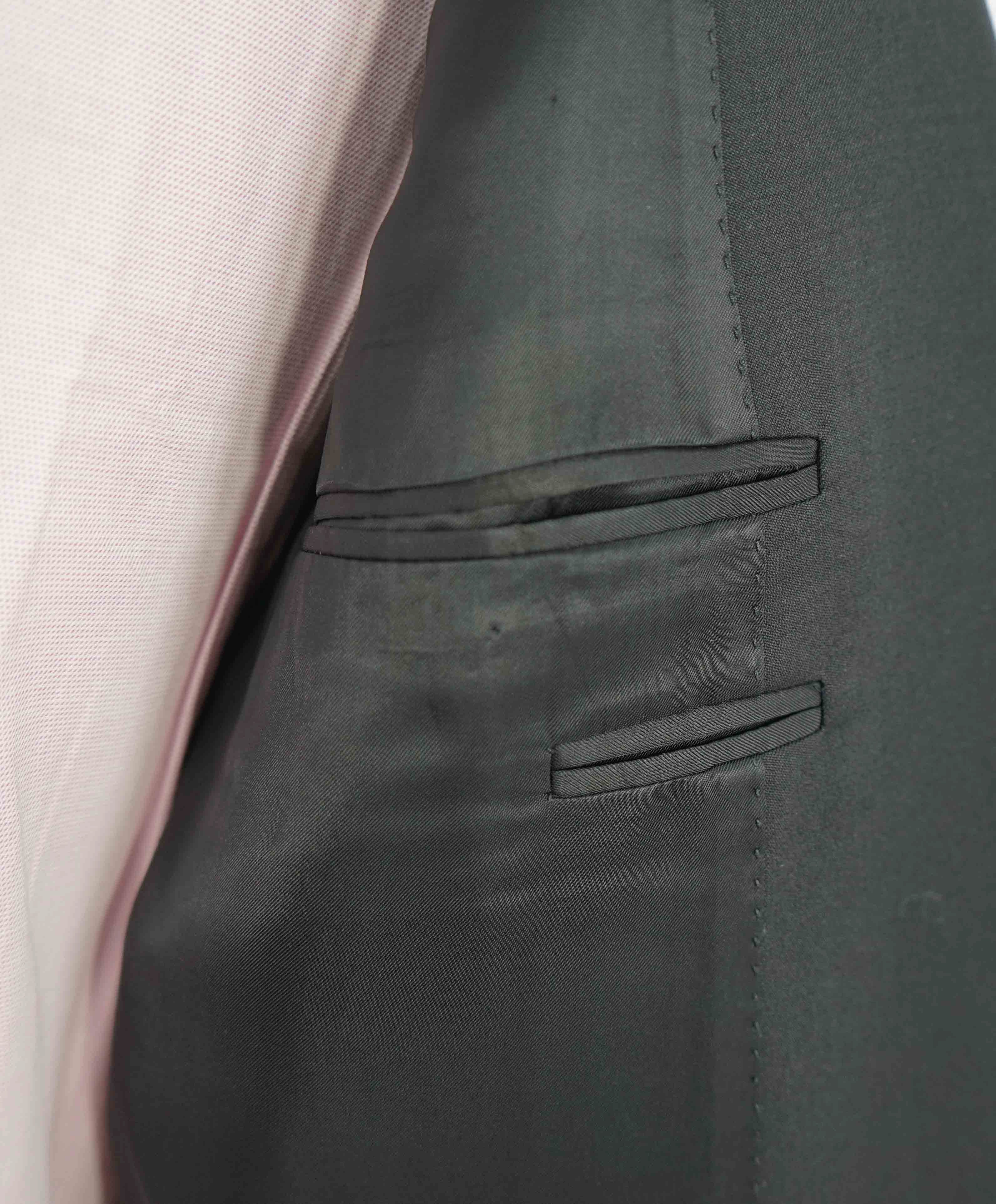 $1,645 CANALI - Black Solid Notch Lapel 2-Btn Blazer - 46R