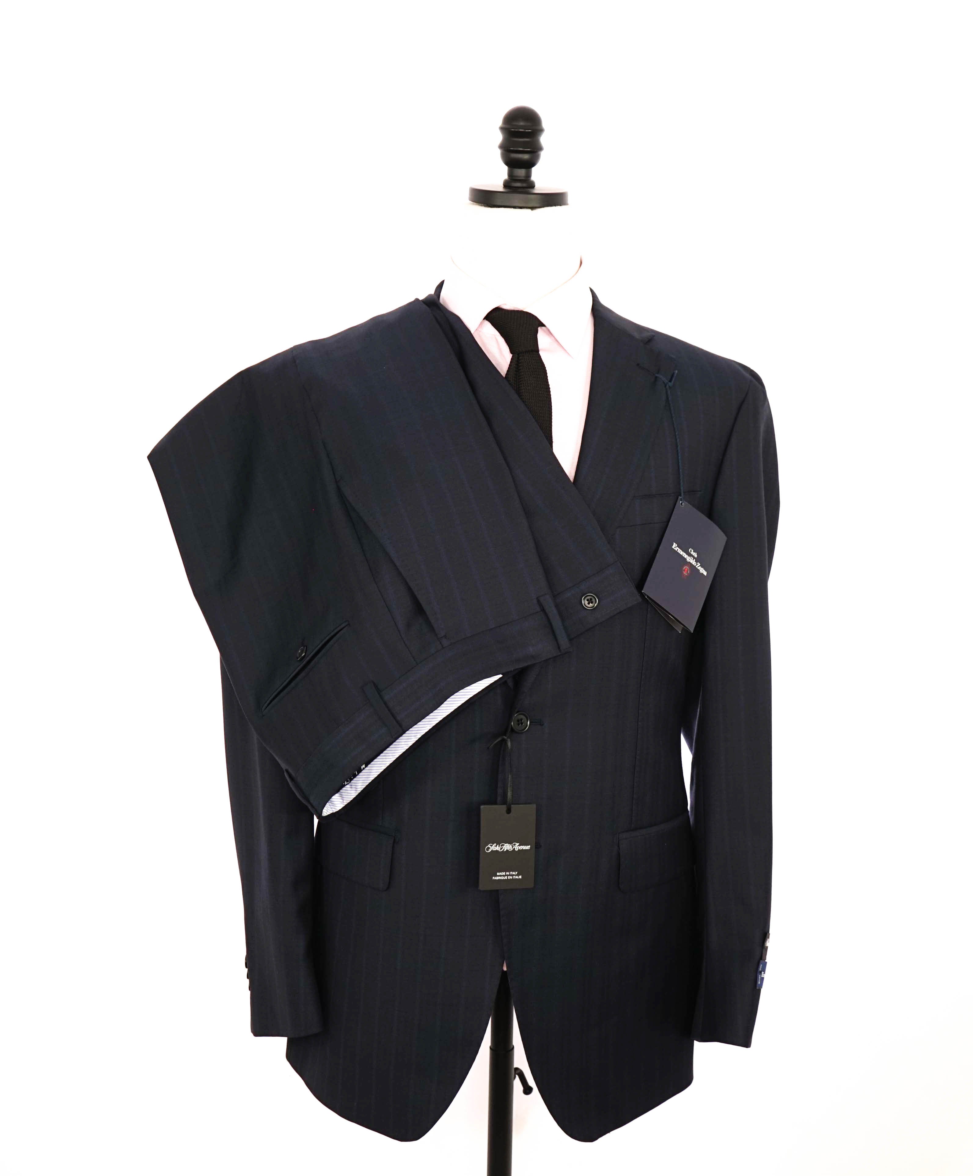 ERMENEGILDO ZEGNA - By SAKS FIFTH AVENUE *Modern* "Traveller" Suit - 42L 34W