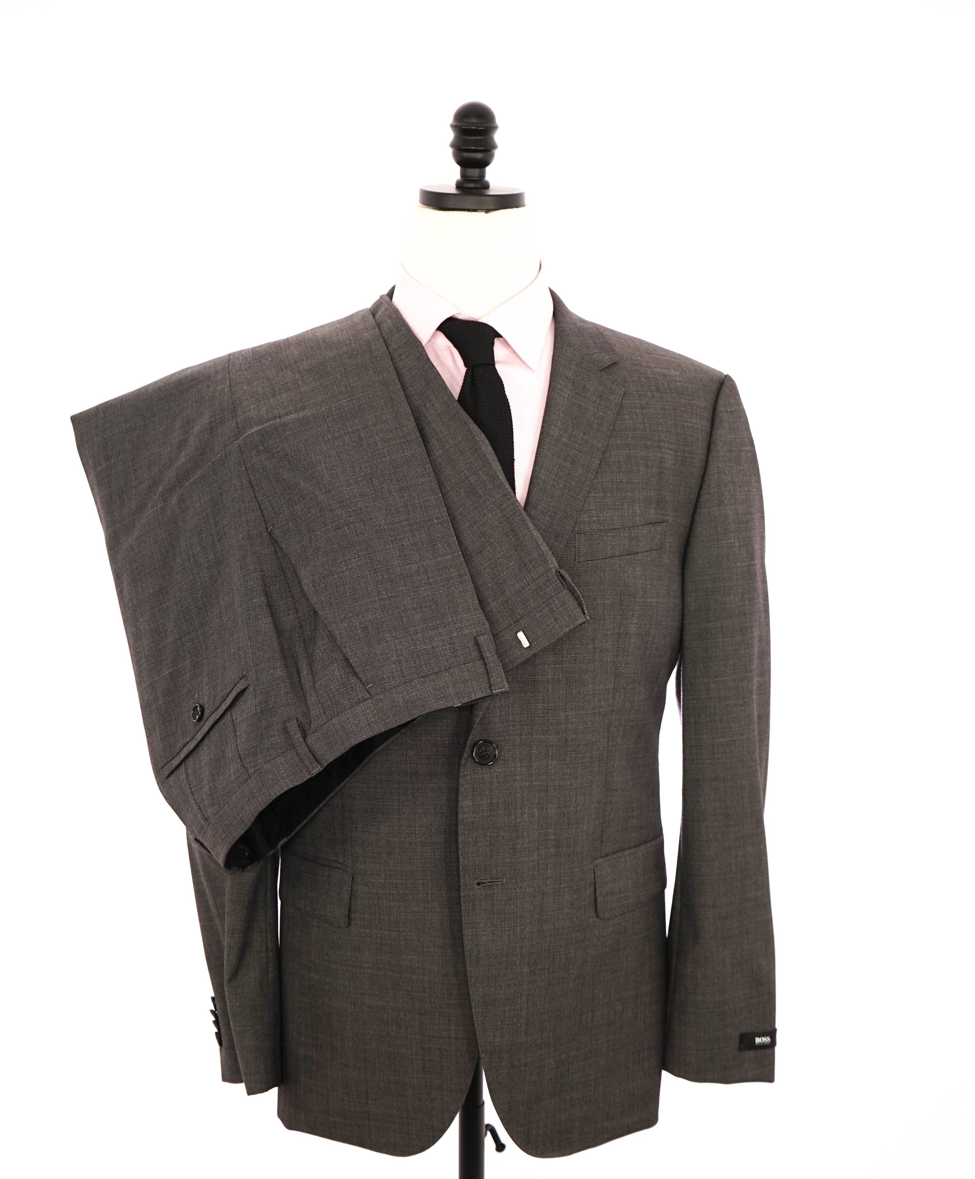 HUGO BOSS - Gray Textured ”Travel / Crease Resist" Suit W Horn Buttons - 42S