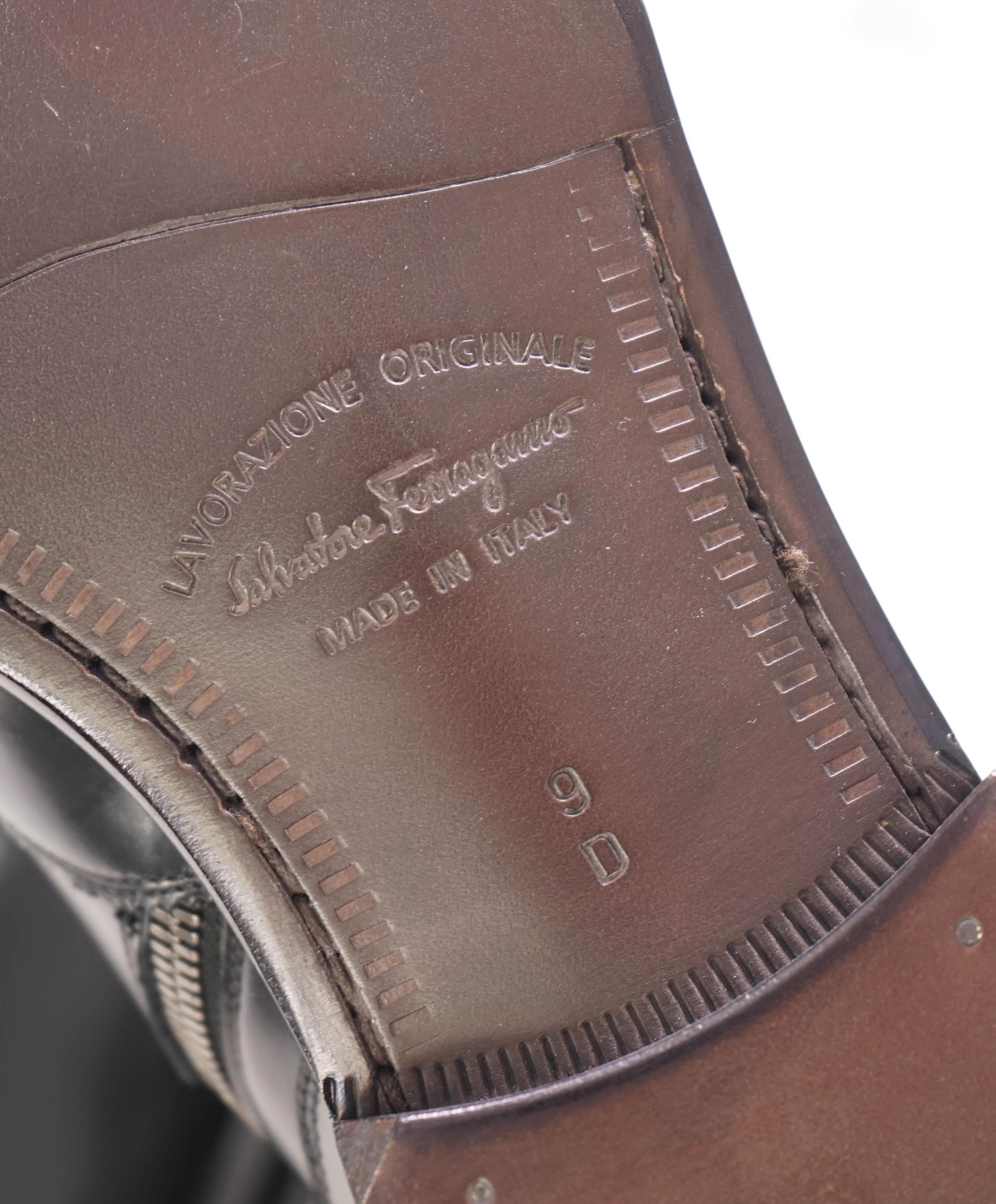 $1,490 SALVATORE FERRAGAMO - "CYRANO" Black Gancini Wingtip Dress Boot - 9 D US