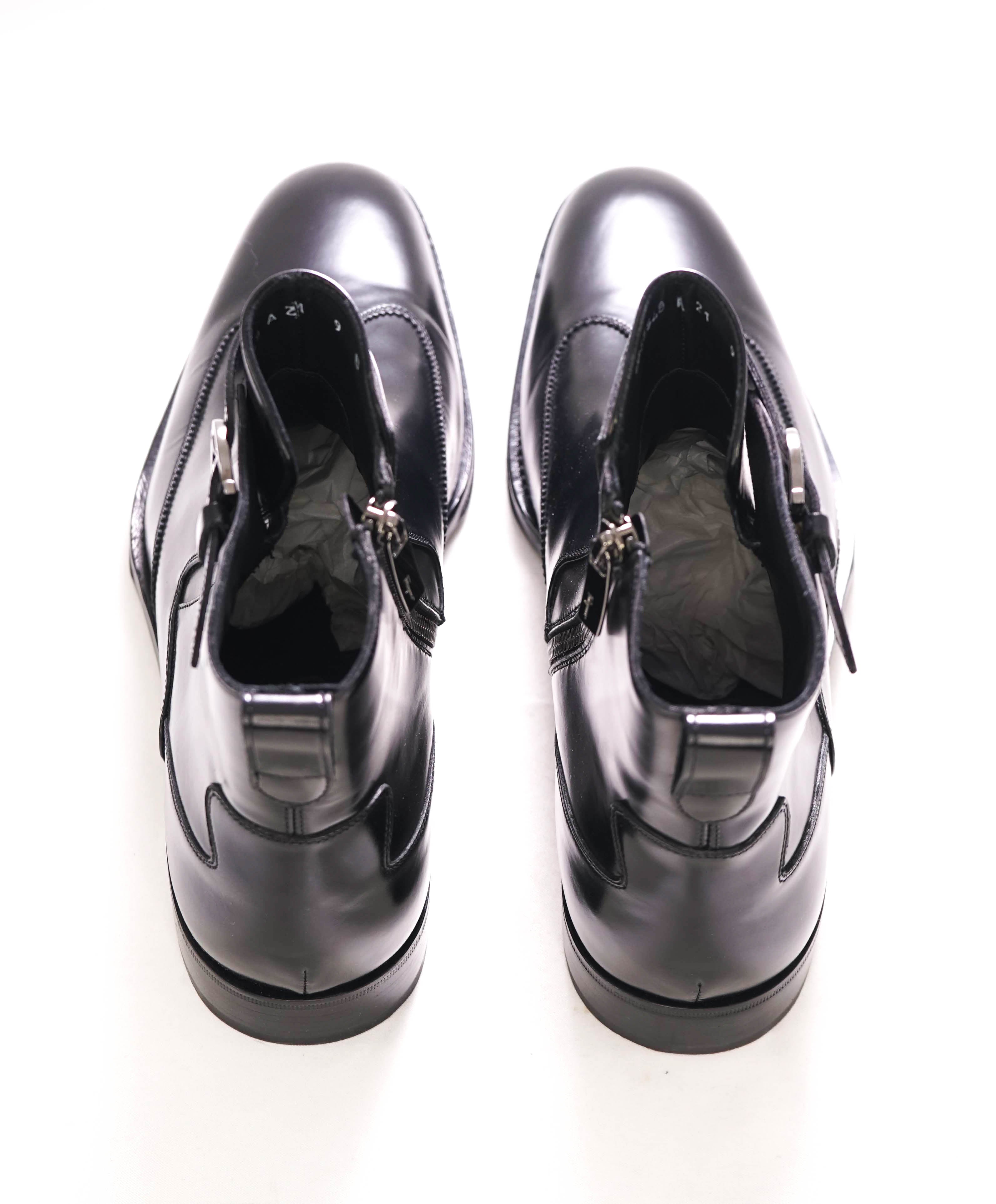 $1,490 SALVATORE FERRAGAMO - "CYRANO" Black Gancini Wingtip Dress Boot - 9 D US