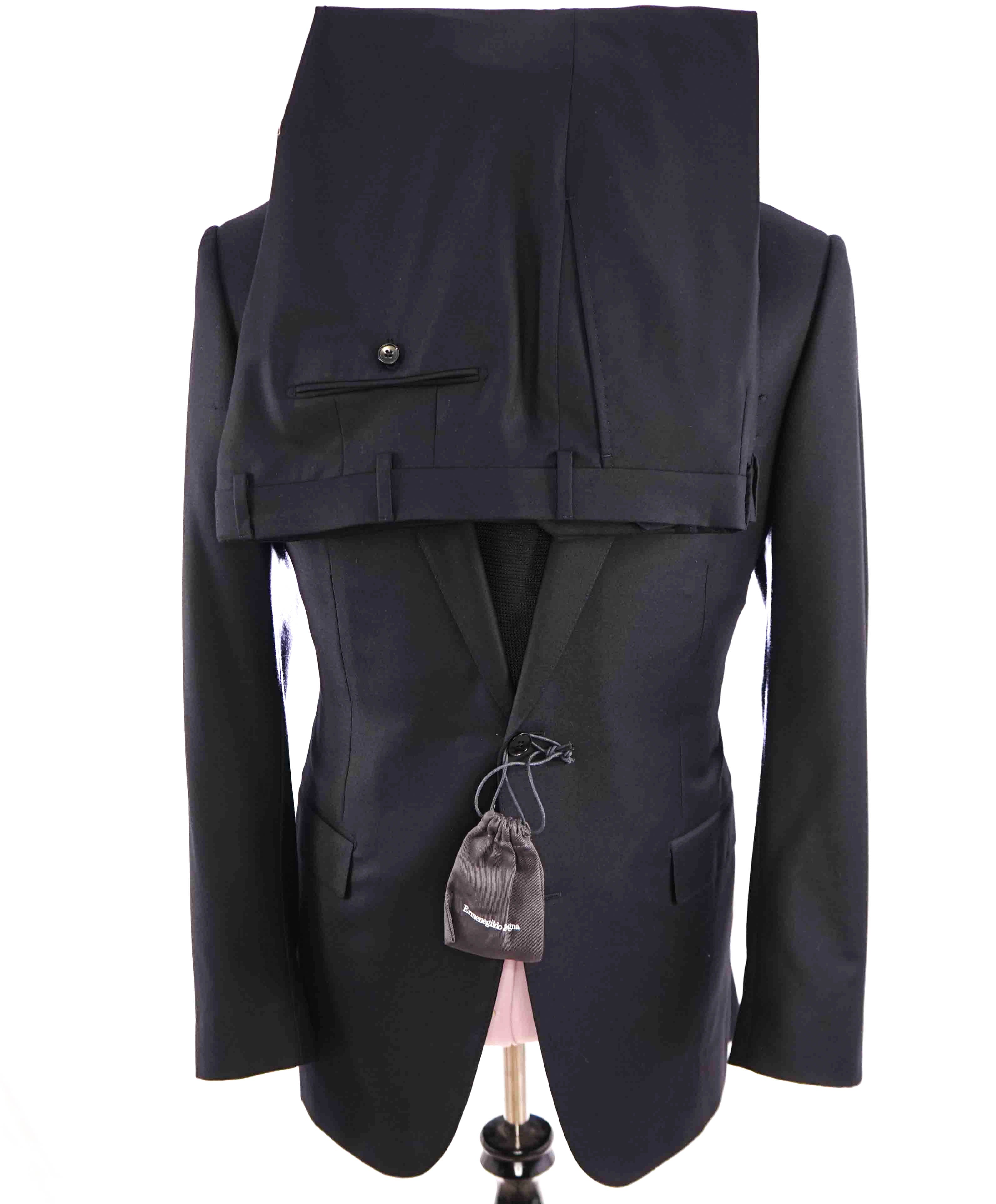 $3,995 ERMENEGILDO ZEGNA -"TROFEO" Navy Premium Suit - 44L