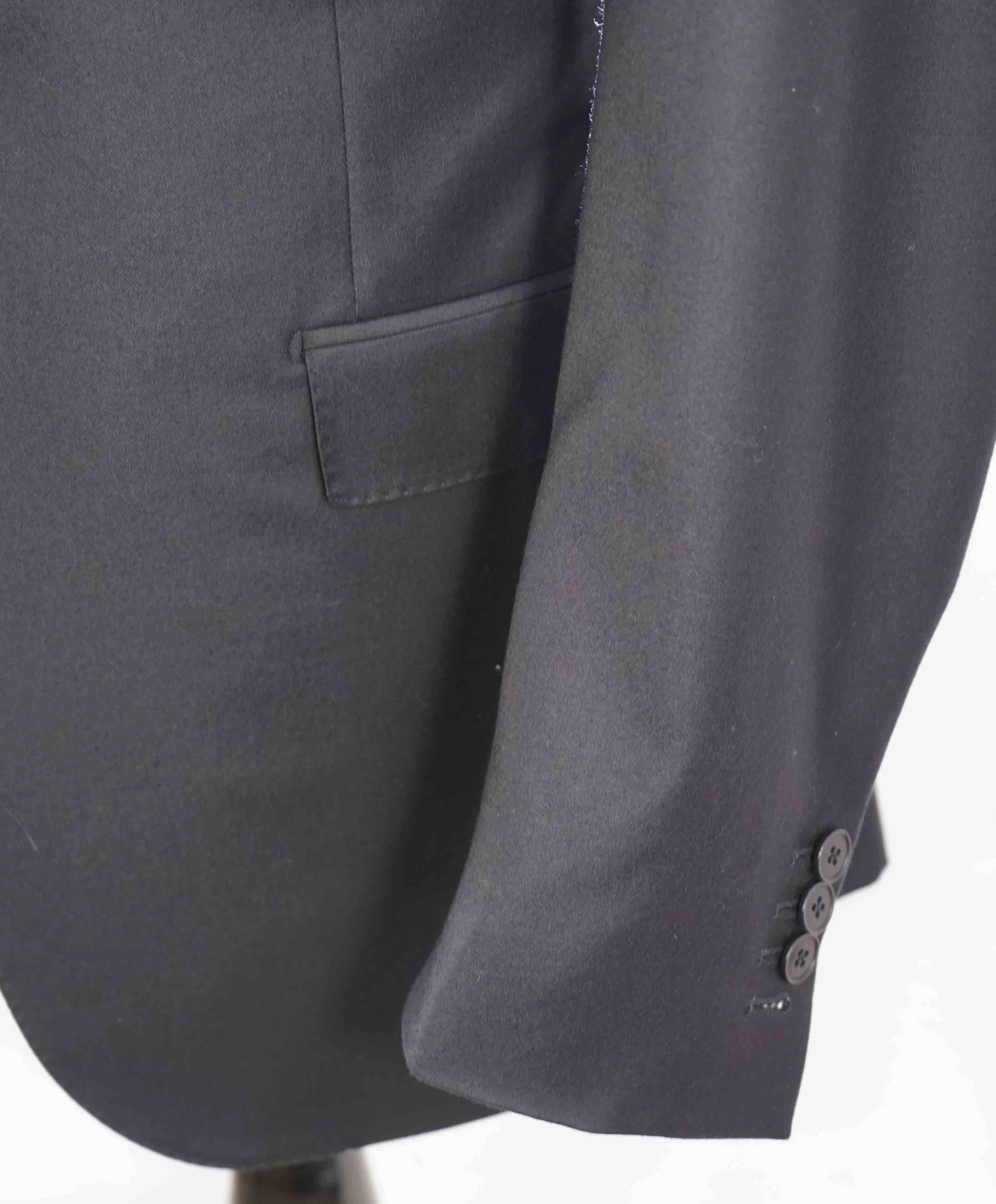 $3,995 ERMENEGILDO ZEGNA -"TROFEO" Navy Premium Suit - 44L