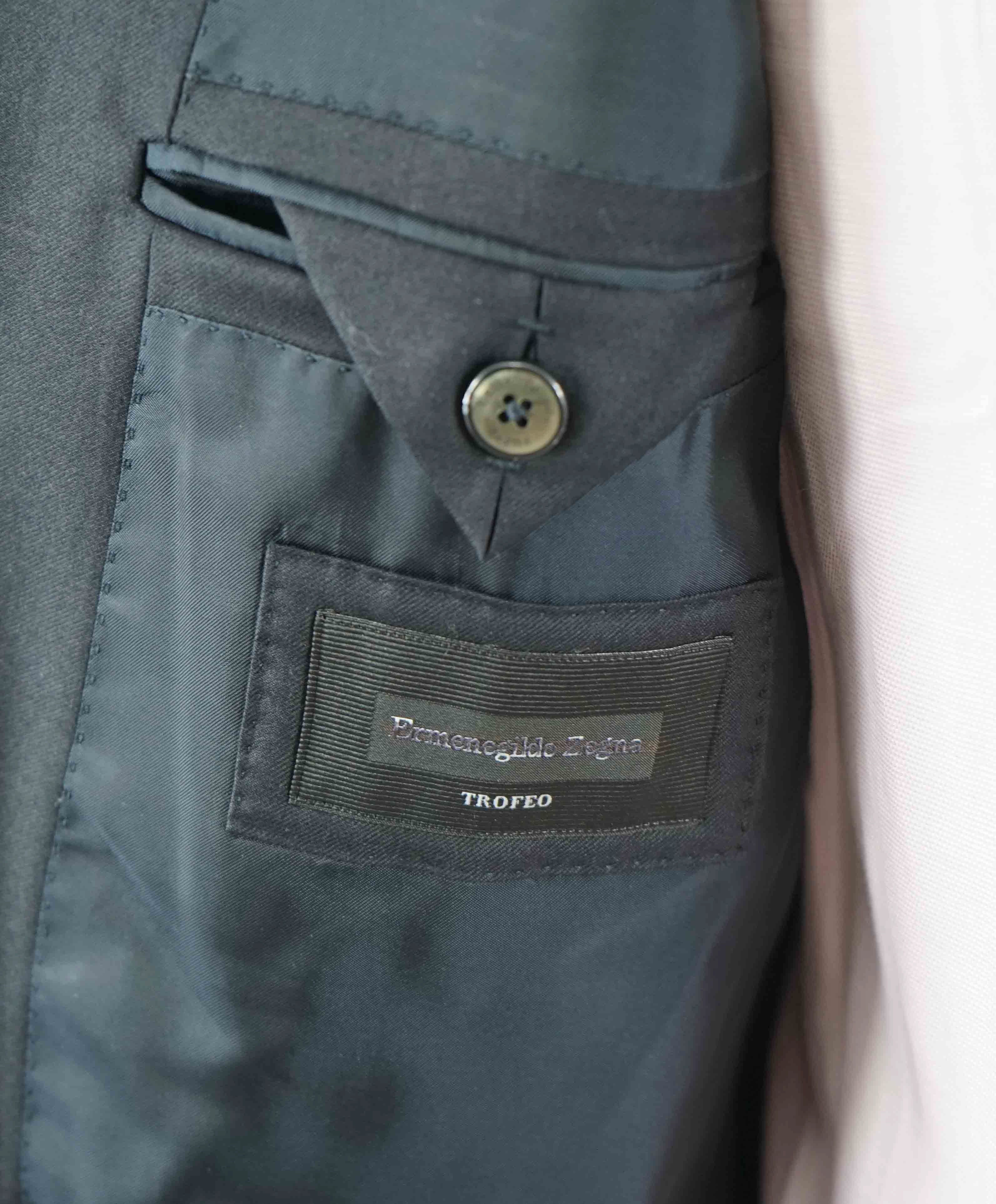 $3,995 ERMENEGILDO ZEGNA -"TROFEO" Navy Premium Suit - 44L