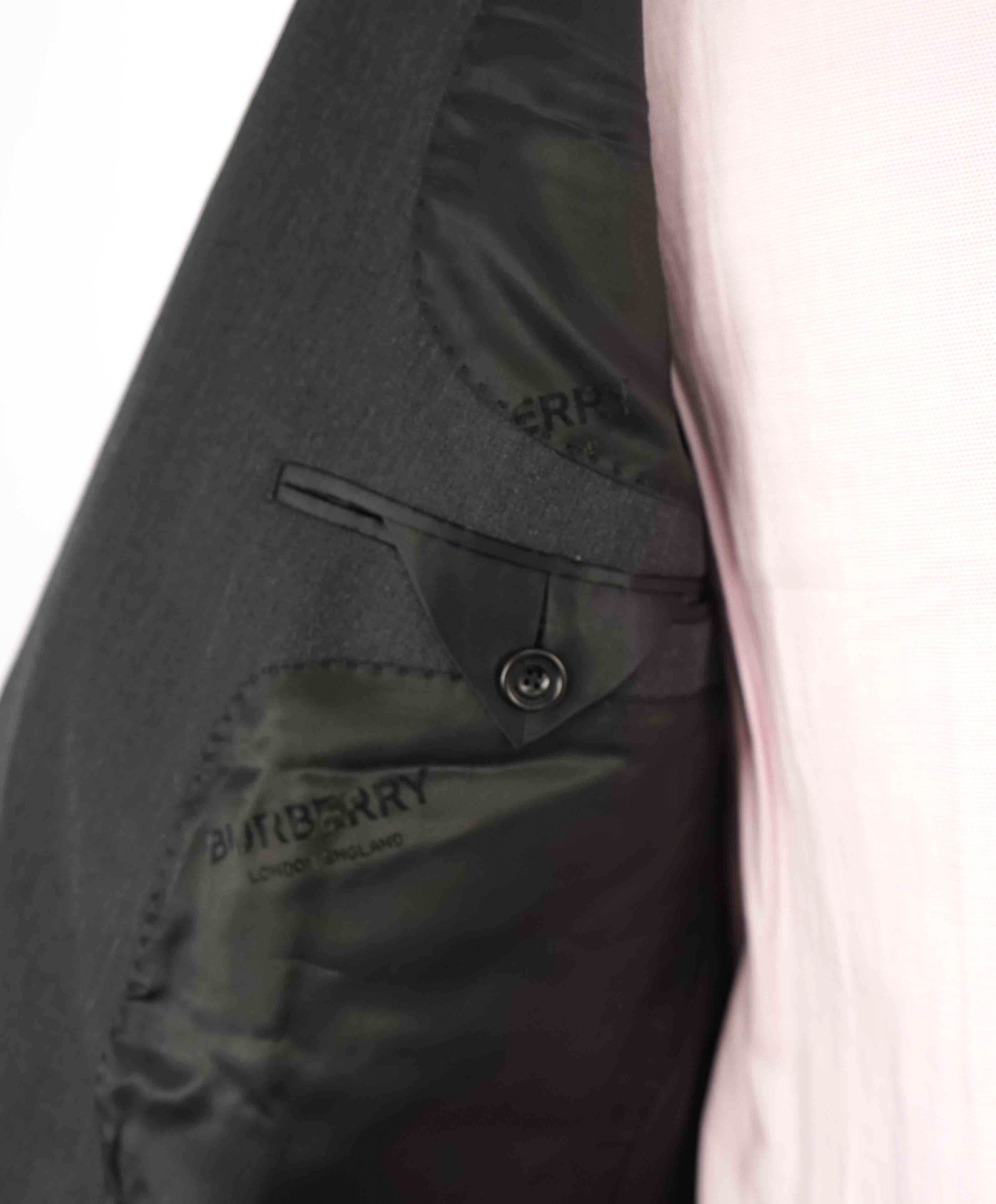 $2,050 BURBERRY - COLOR BLOCK Logo Gray/Black SLIM Blazer -