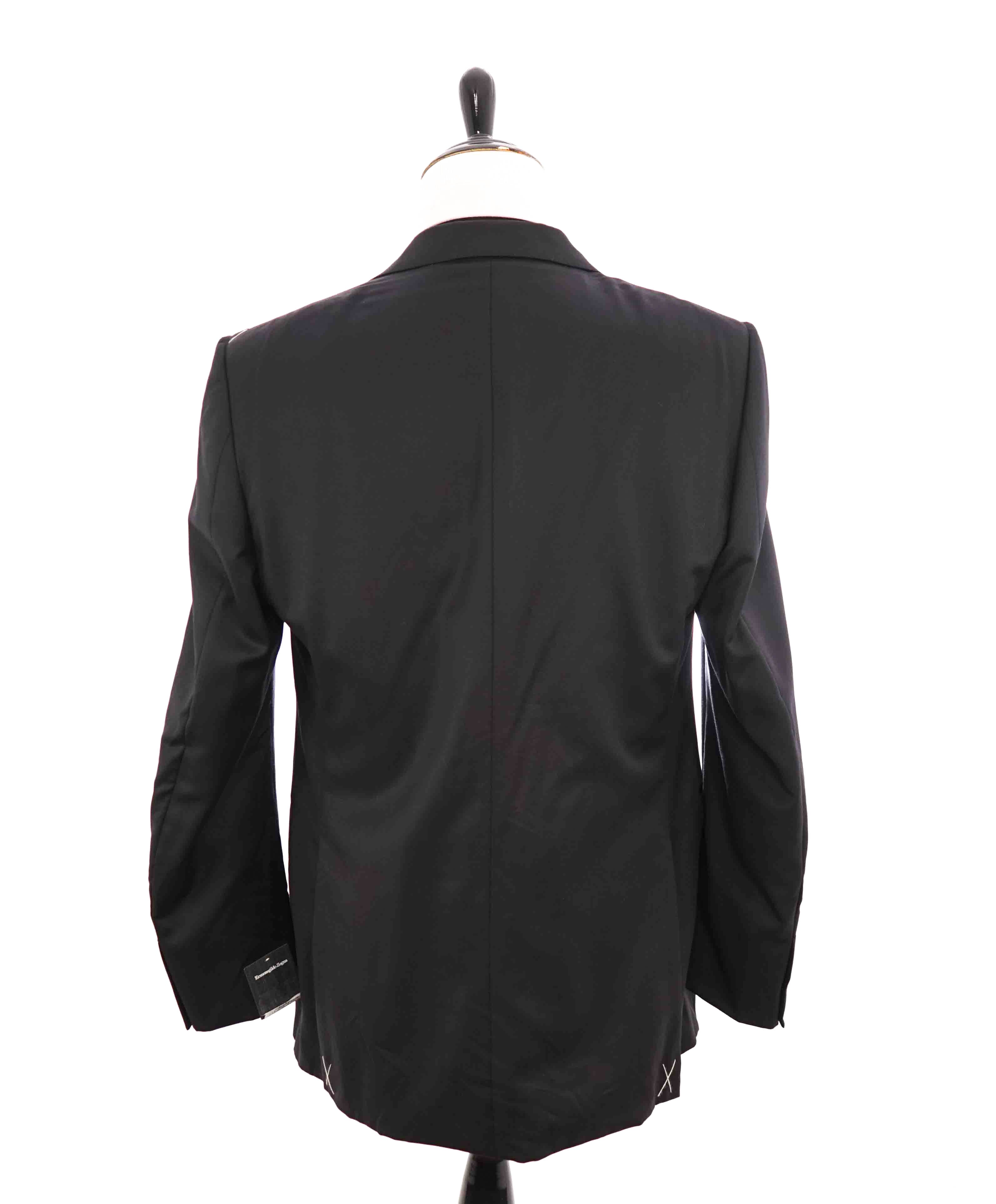 $3,995 ERMENEGILDO ZEGNA -"MICRONSPHERE" PEAK LAPEL Tuxedo - 44L 38W