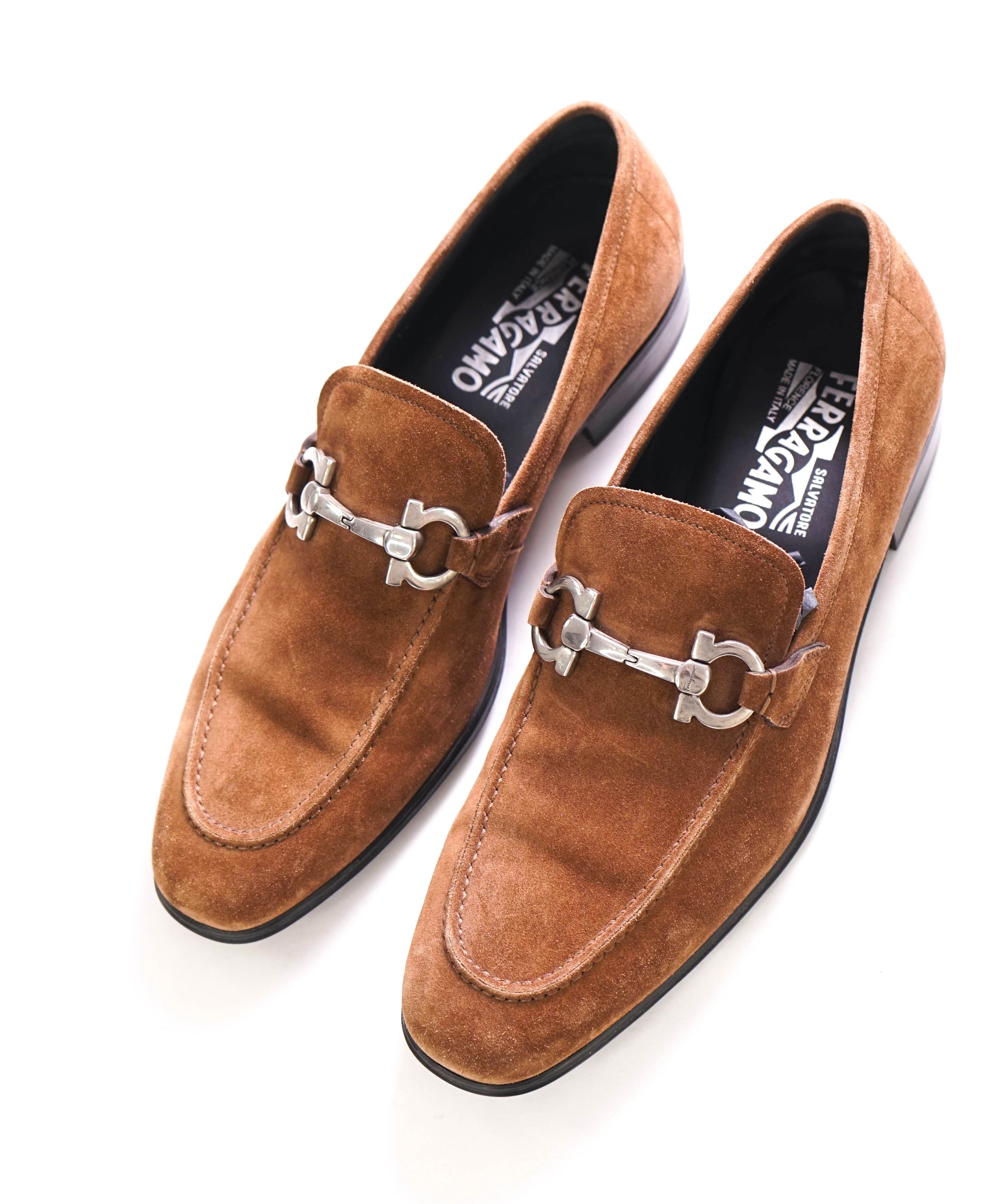 $860 SALVATORE FERRAGAMO - "FLORI 2" Brown Gancini Bit Loafer - 8D US