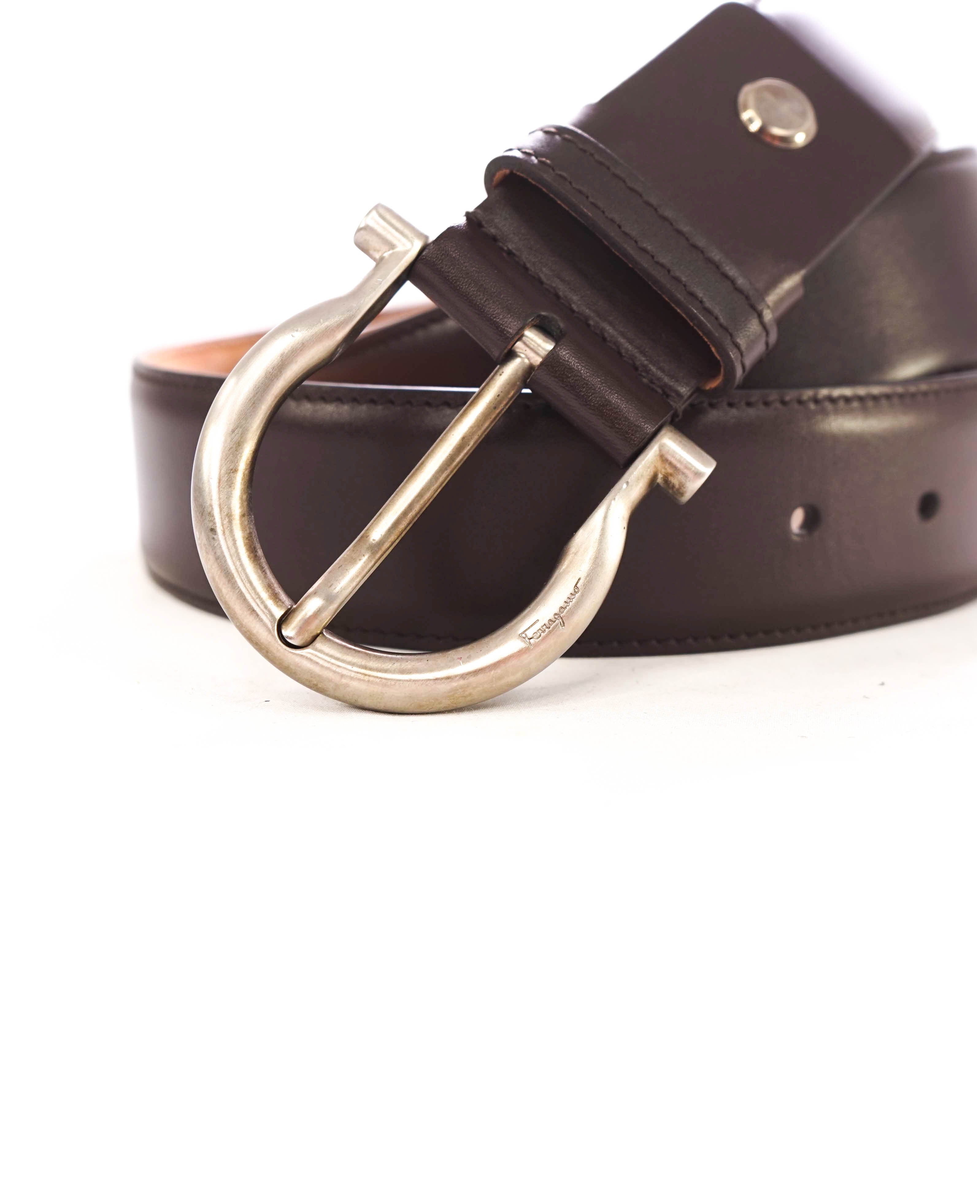 $535 SALVATORE FERRAGAMO - Brown Single Gancini Buckle Leather Belt - 40W (105cm)