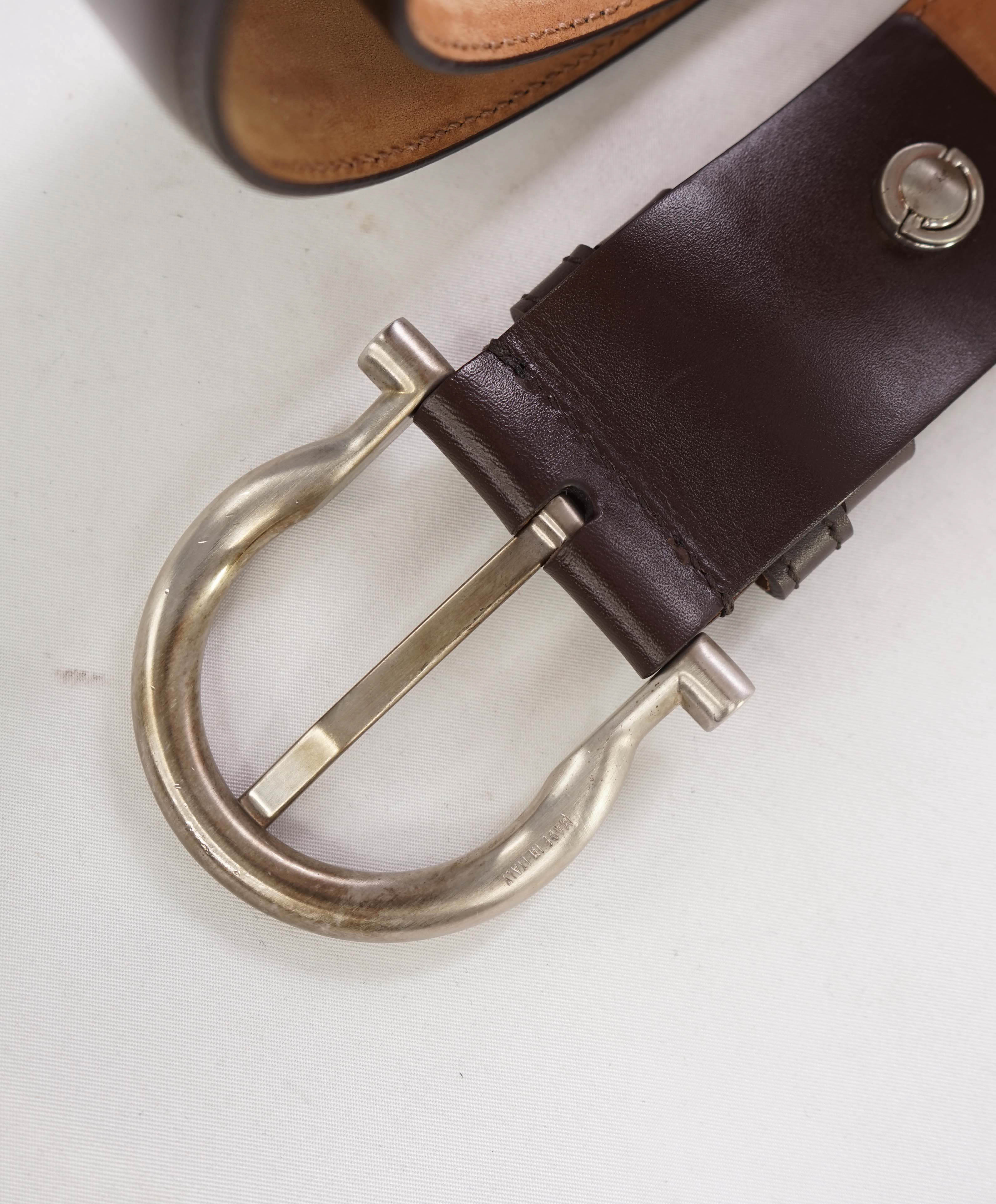 $535 SALVATORE FERRAGAMO - Brown Single Gancini Buckle Leather Belt - 40W (105cm)