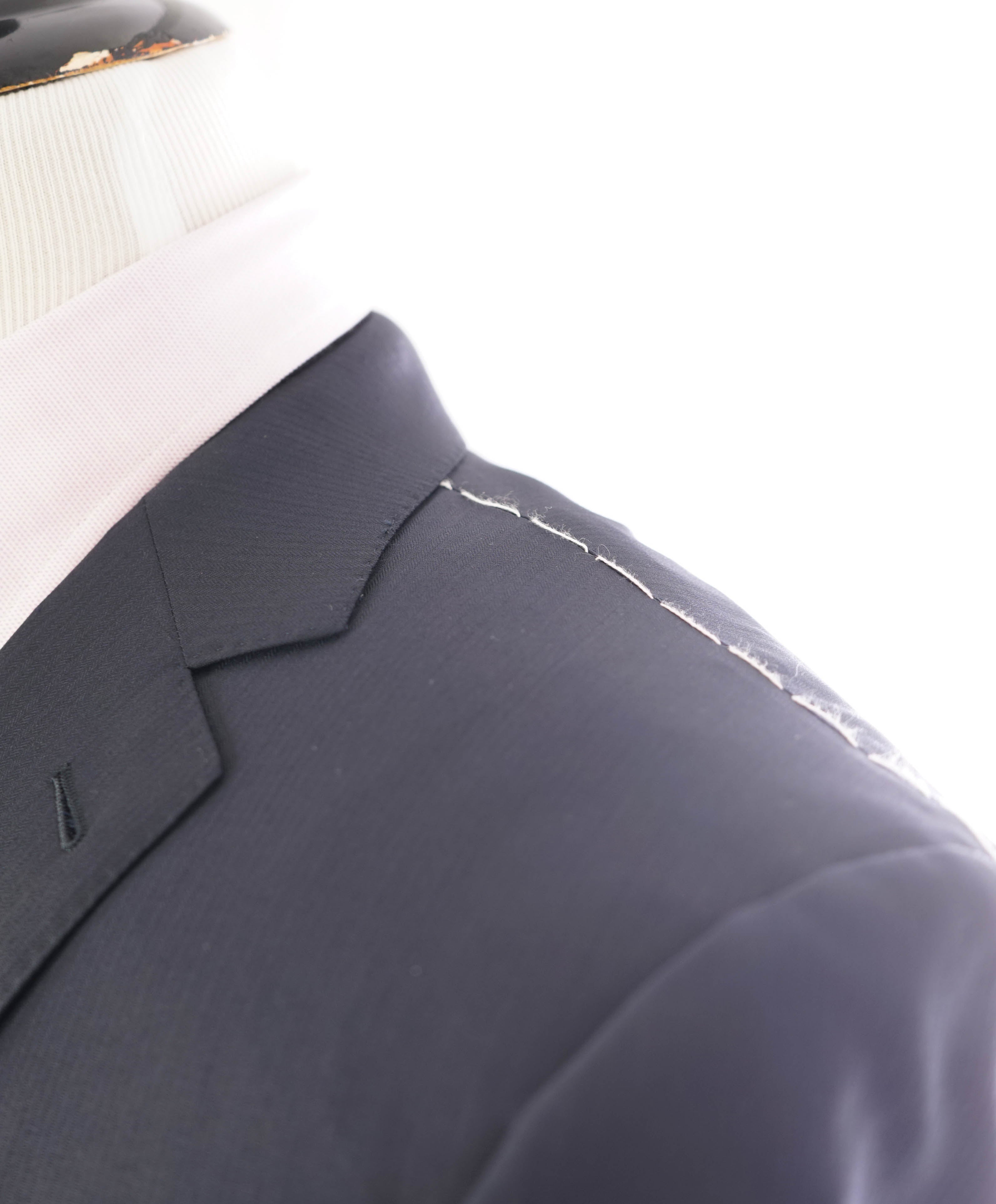 $2,695 ERMENEGILDO ZEGNA - Navy Textured “15 MIL MIL 15” Blazer - 46R