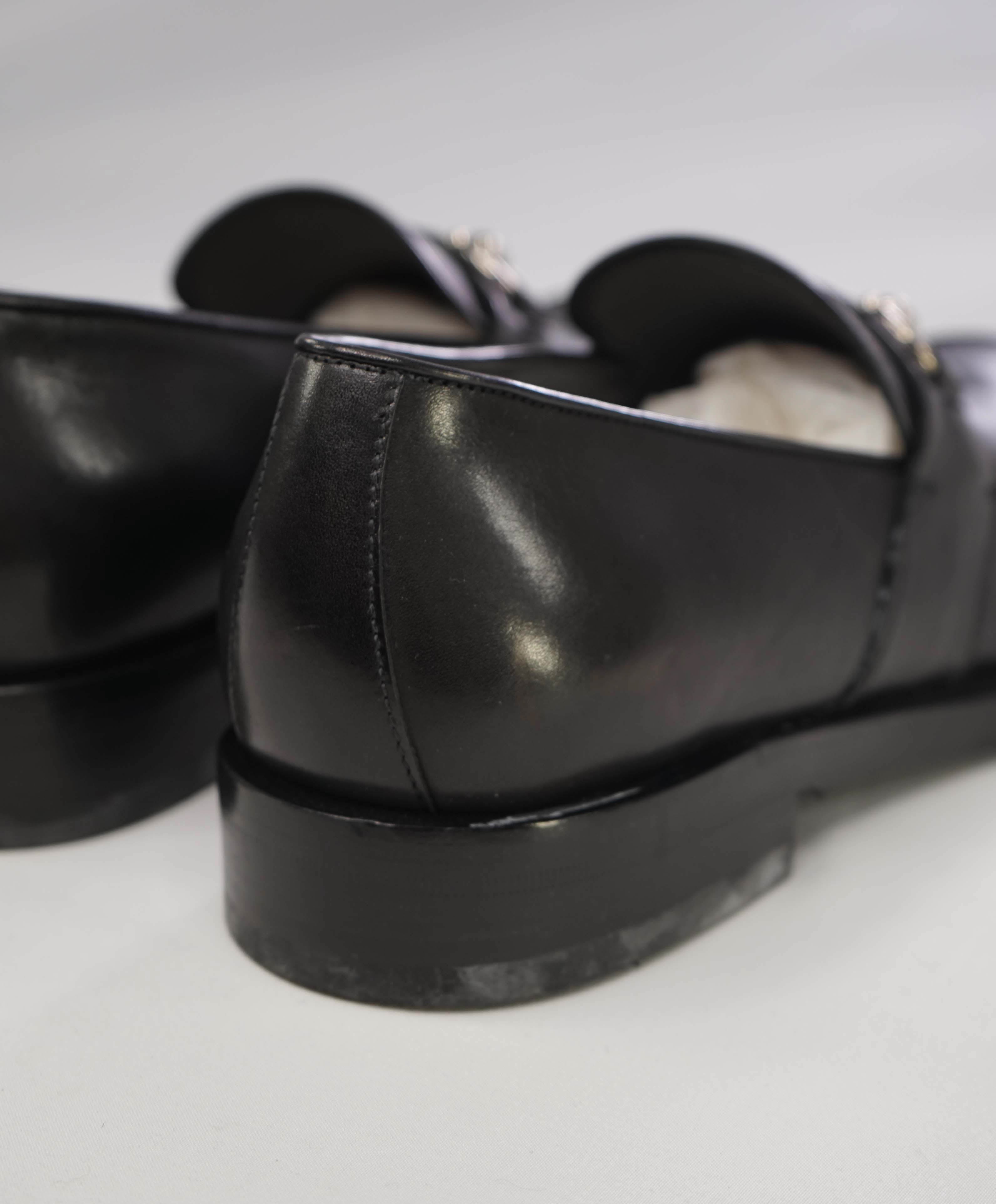 $850 SALVATORE FERRAGAMO -"Siracusa 2" Black Gancini Leather Loafers - 8.5 D