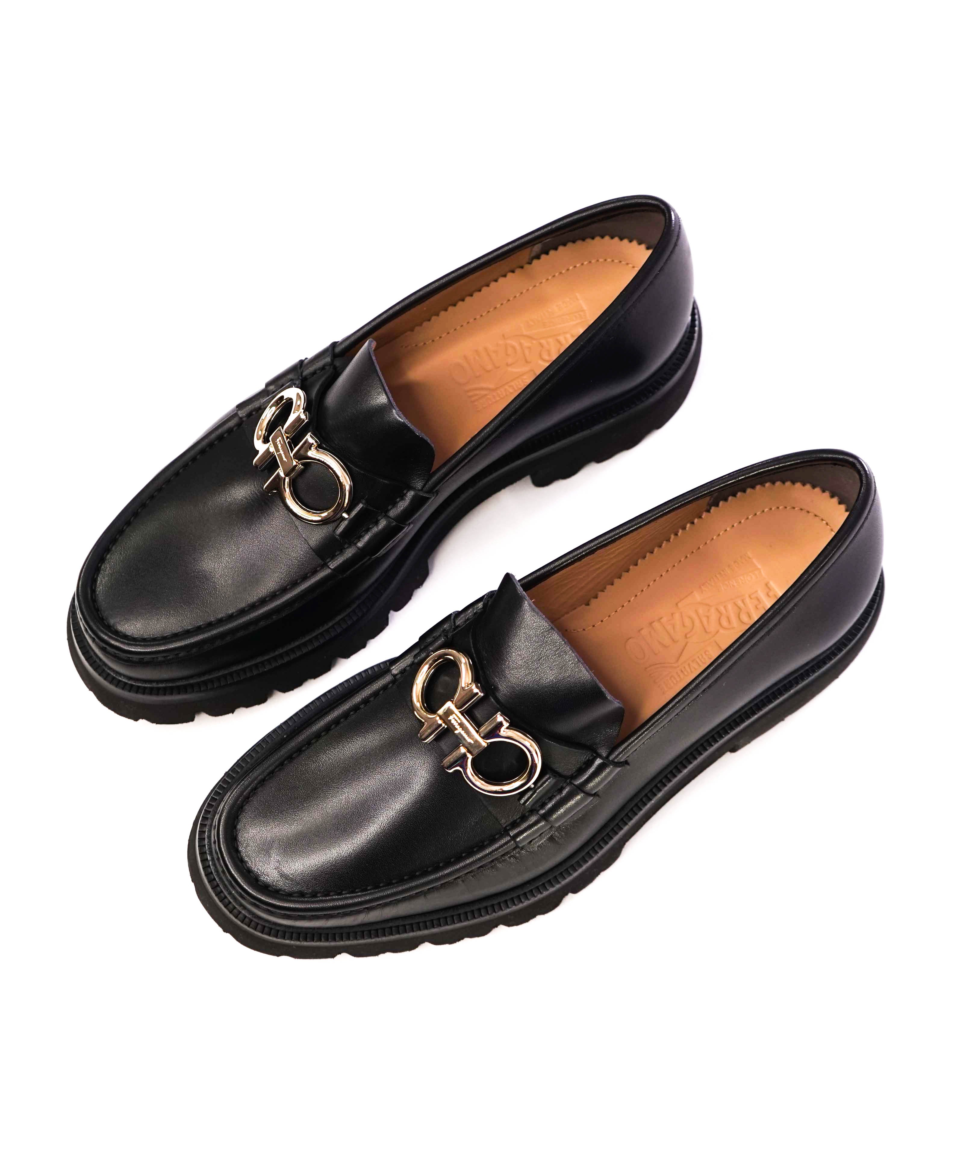 $930 SALVATORE FERRAGAMO - *BLEEKER* Black Leather Lug Sole Loafer - 7 EEE US