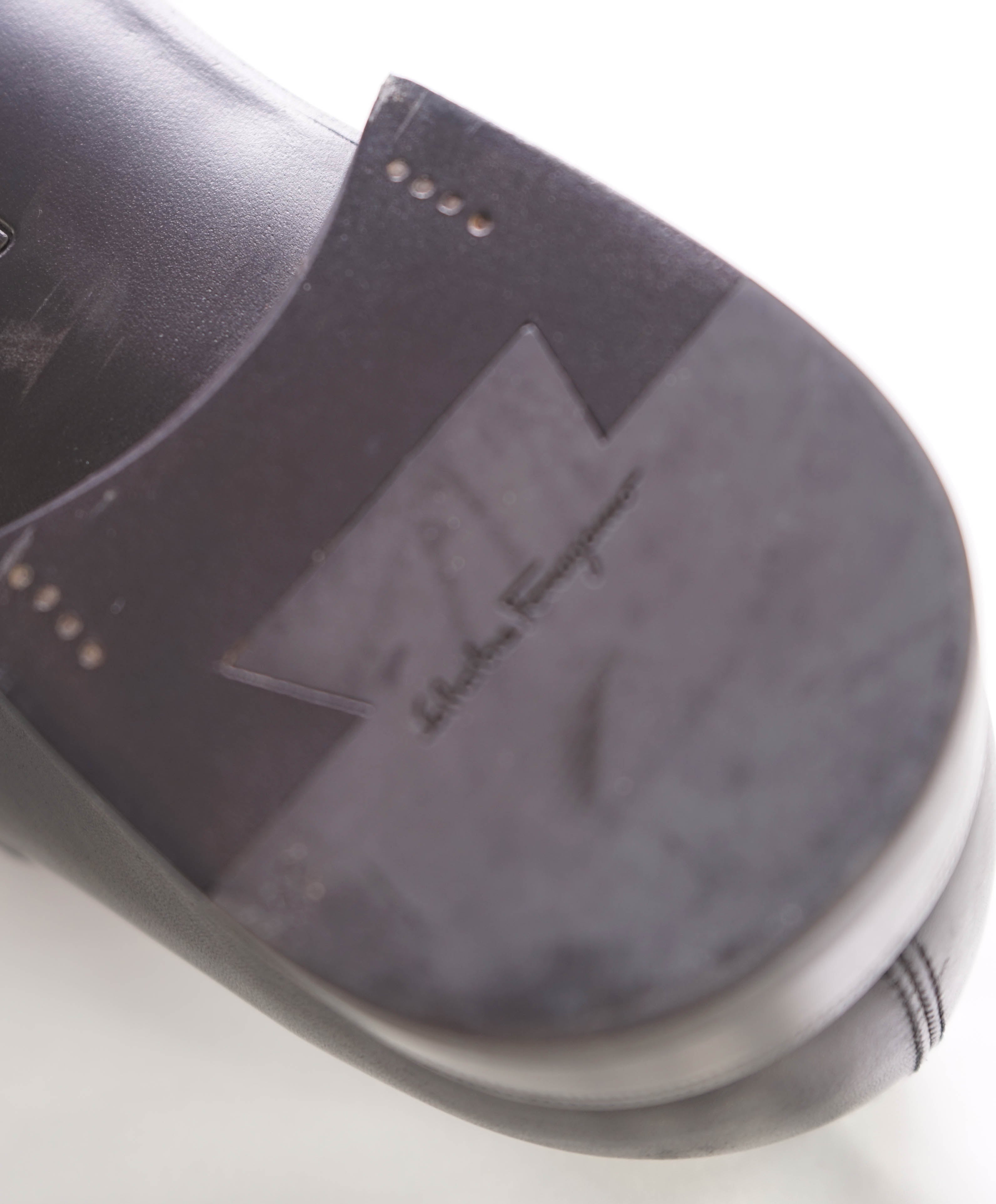 $700 SALVATORE FERRAGAMO - Single Monk Wingtip Black Leather Loafer - 11.5 US