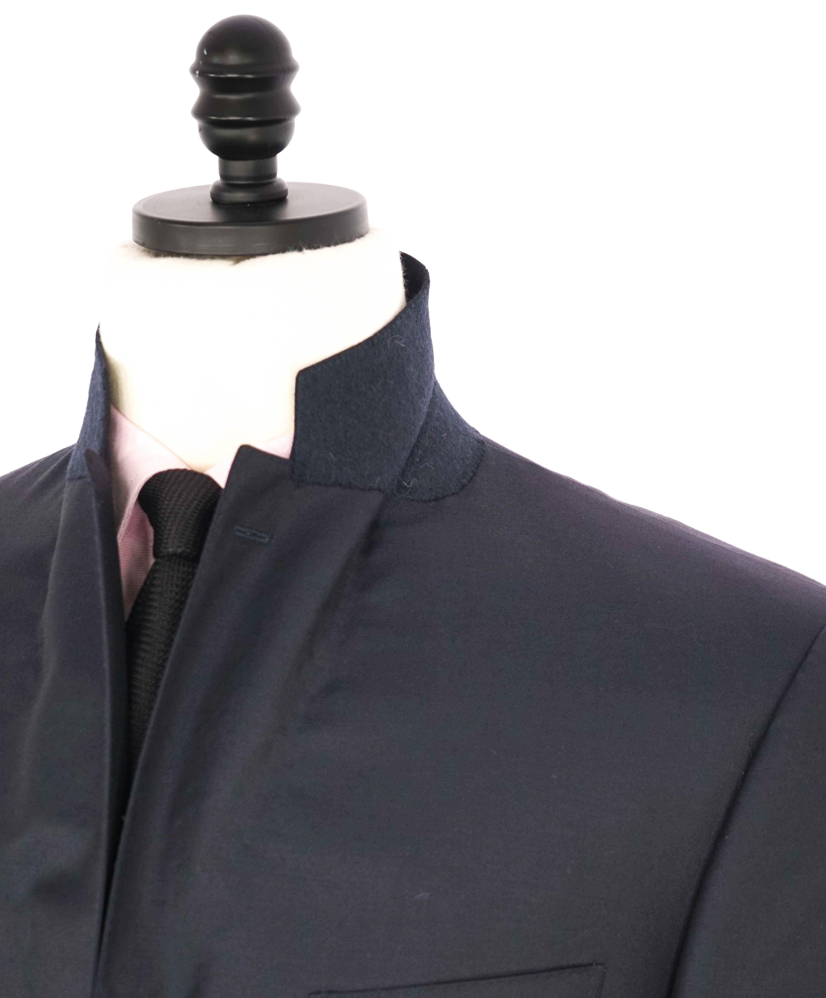 $1,795 CANALI - *CLOSET STAPLE*  Solid Navy Blue Notch Lapel Blazer - 46R US