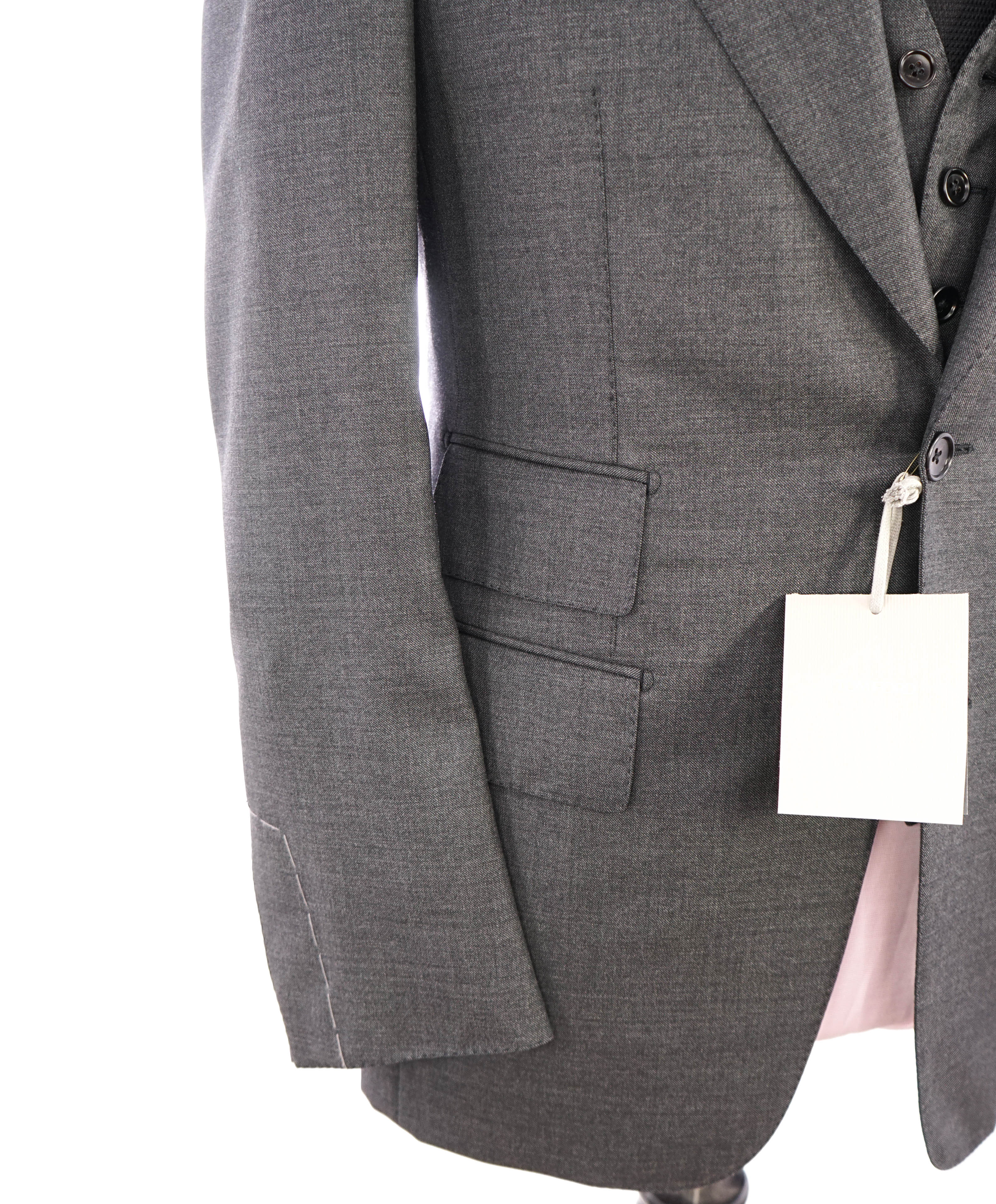 $5,000 TOM FORD - 3-Piece Gray PEAK LAPEL Vested Side Tab Suit - 36R (46EU)