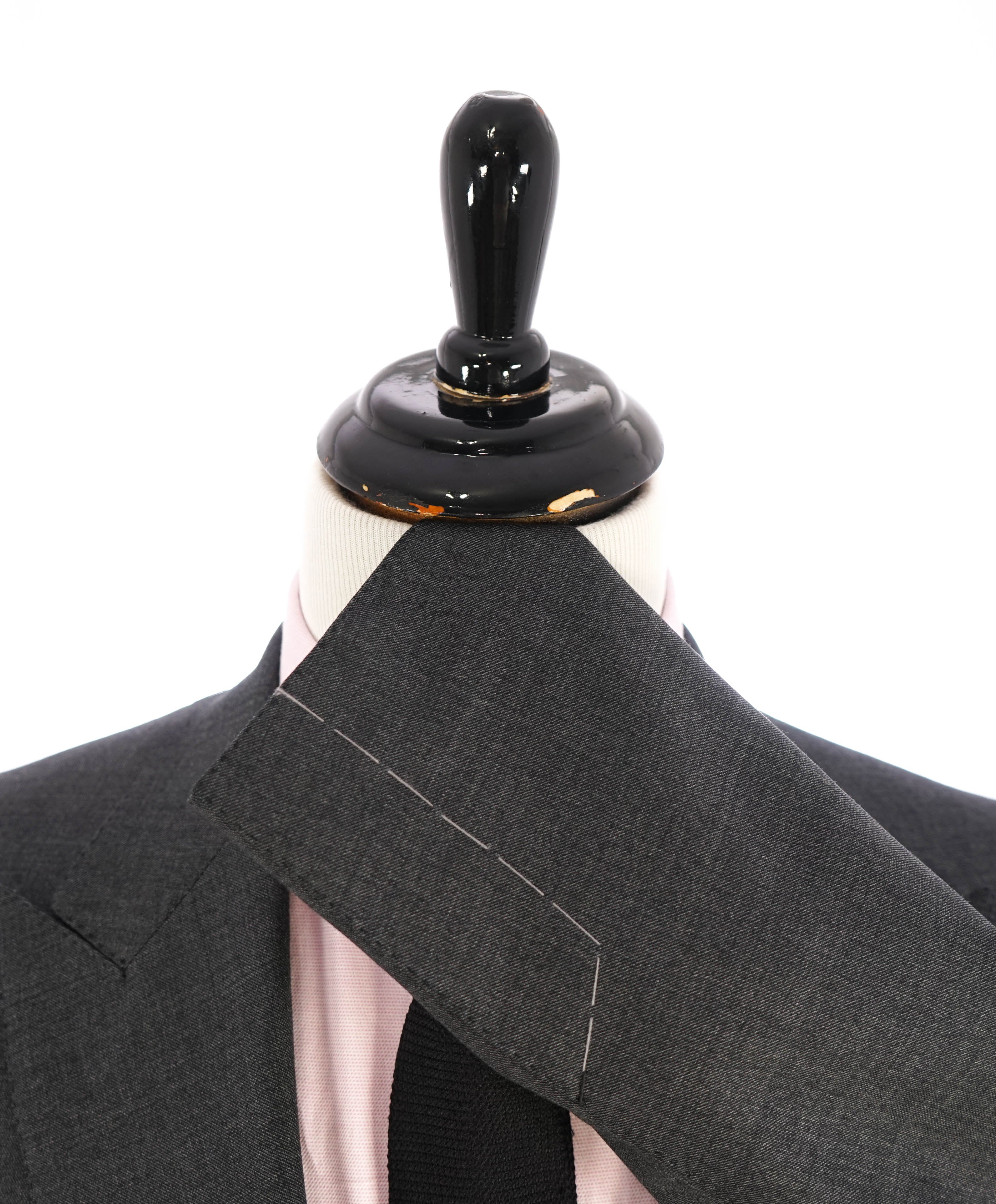 $5,000 TOM FORD - 3-Piece Gray PEAK LAPEL Vested Side Tab Suit - 36R (46EU)