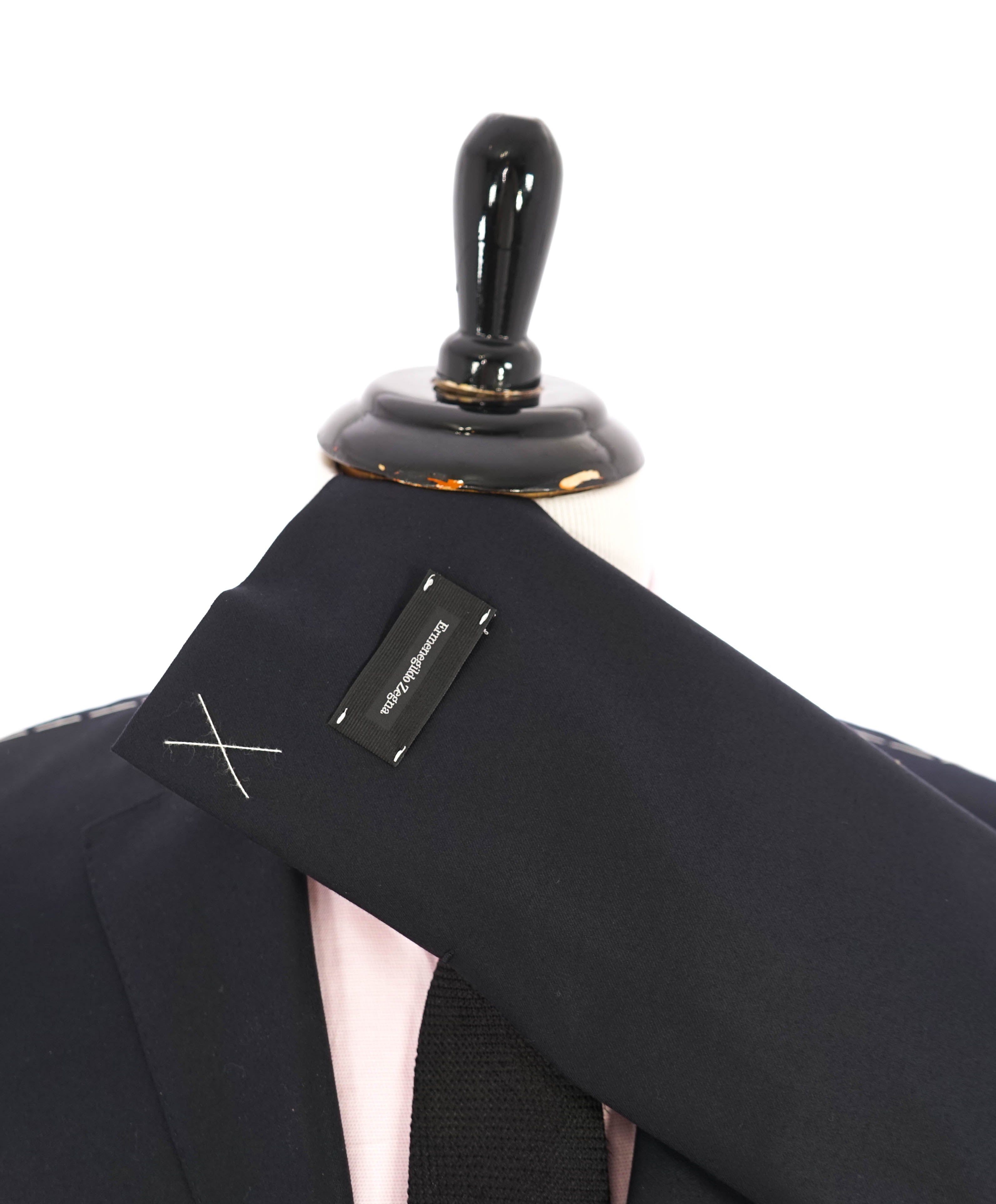 $3,995 ERMENEGILDO ZEGNA -"TROFEO" Navy CLOSET STAPLE Suit - 36R