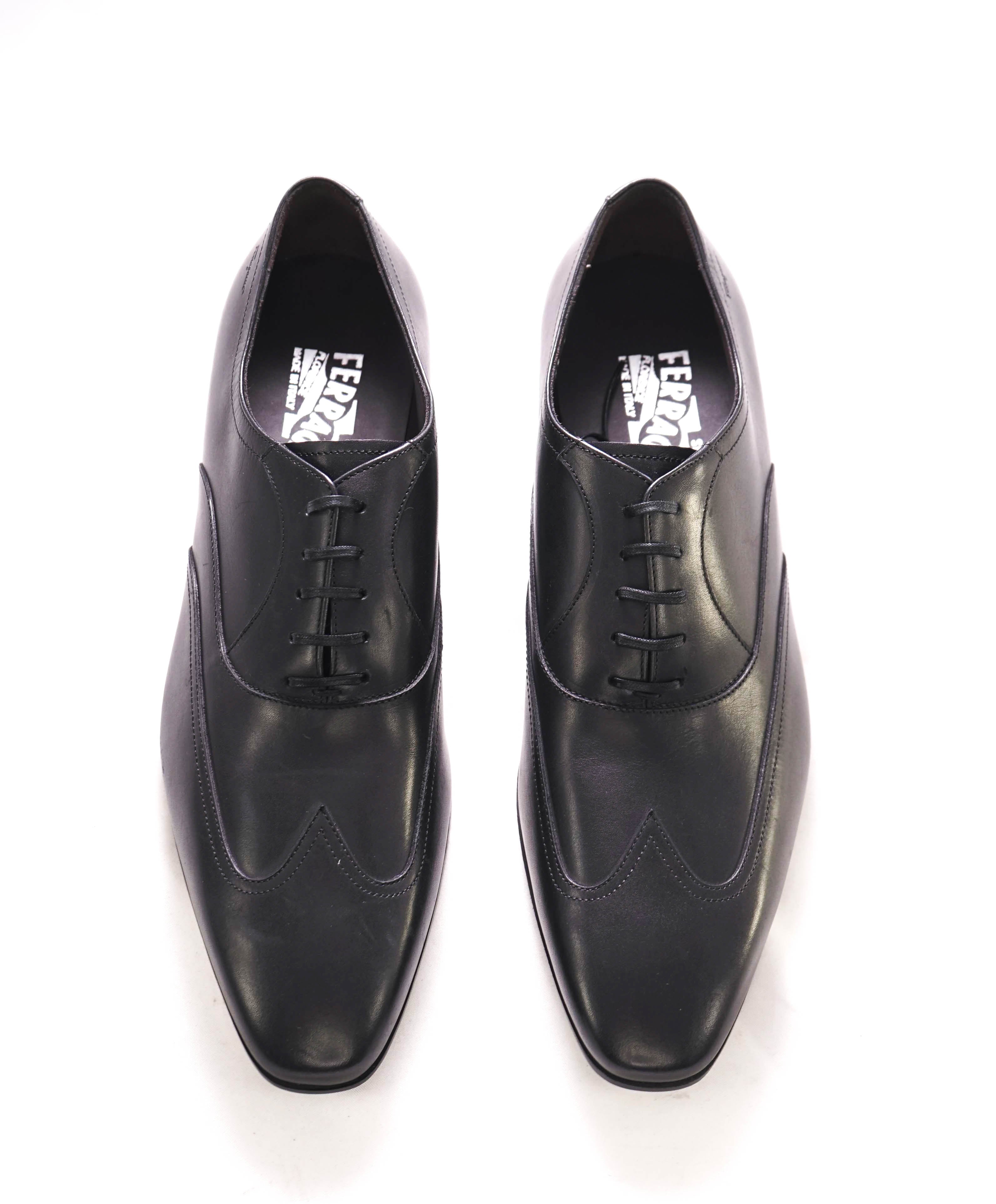 $850 SALVATORE FERRAGAMO - Solid Wingtip Black Leather Oxfords - 8.5 US