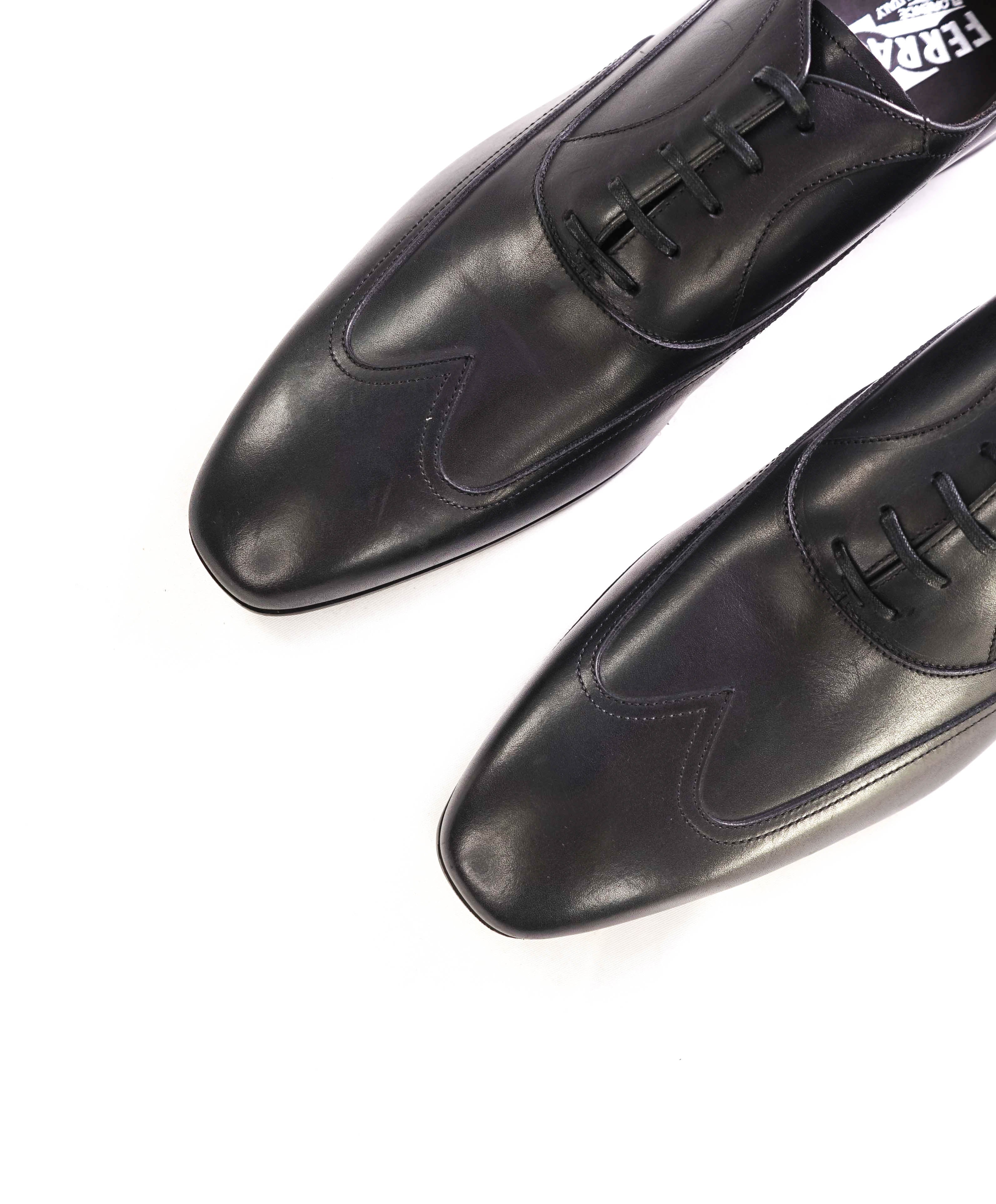 $850 SALVATORE FERRAGAMO - Solid Wingtip Black Leather Oxfords - 8.5 US