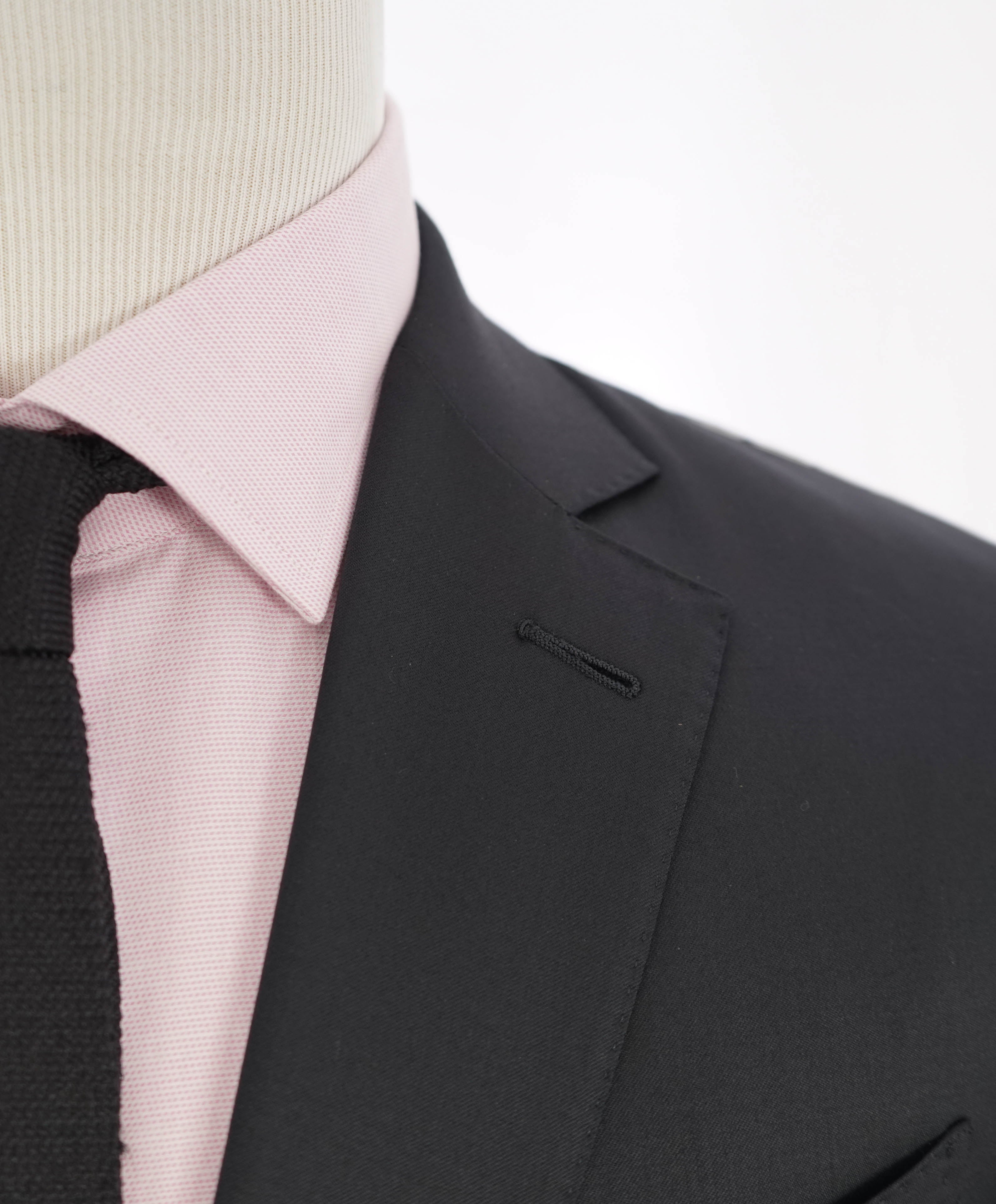 $3,250 ERMENEGILDO ZEGNA - "MICRONSPHERE" *Closet Staple* Black Suit - 44R 35W