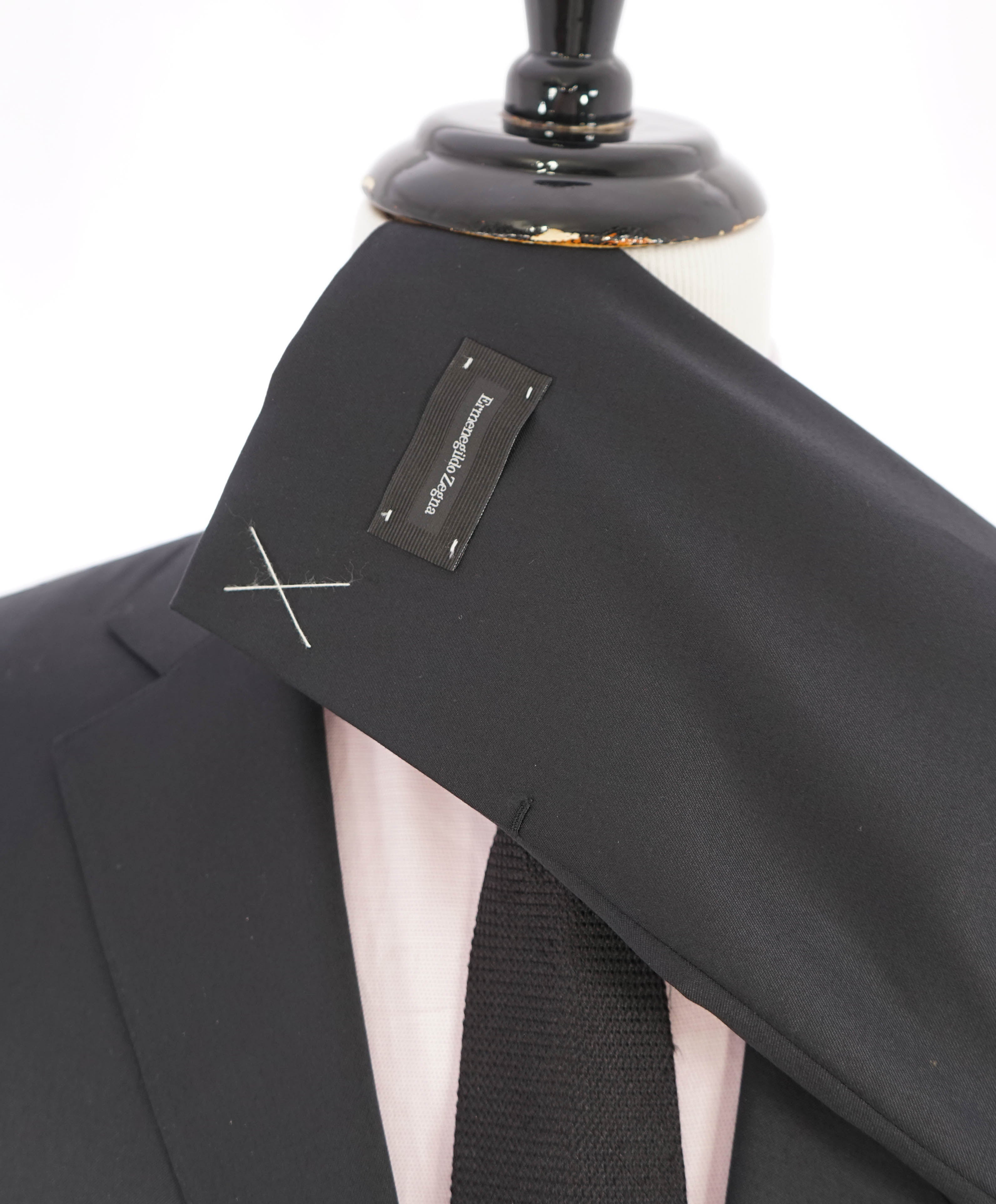 $3,250 ERMENEGILDO ZEGNA - "MICRONSPHERE" *Closet Staple* Black Suit - 44R 35W