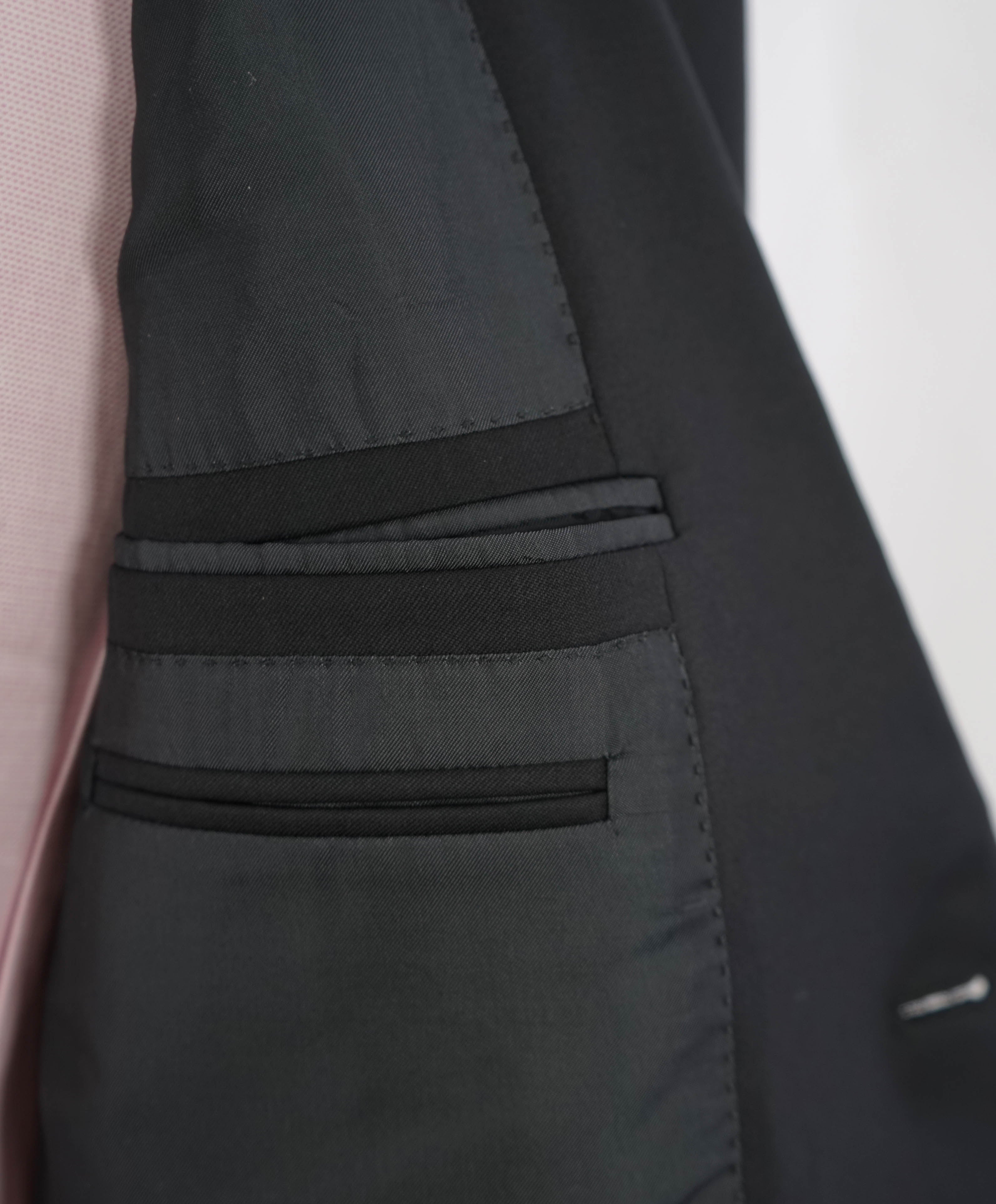 $3,250 ERMENEGILDO ZEGNA - "MICRONSPHERE" *Closet Staple* Black Suit - 44R 35W