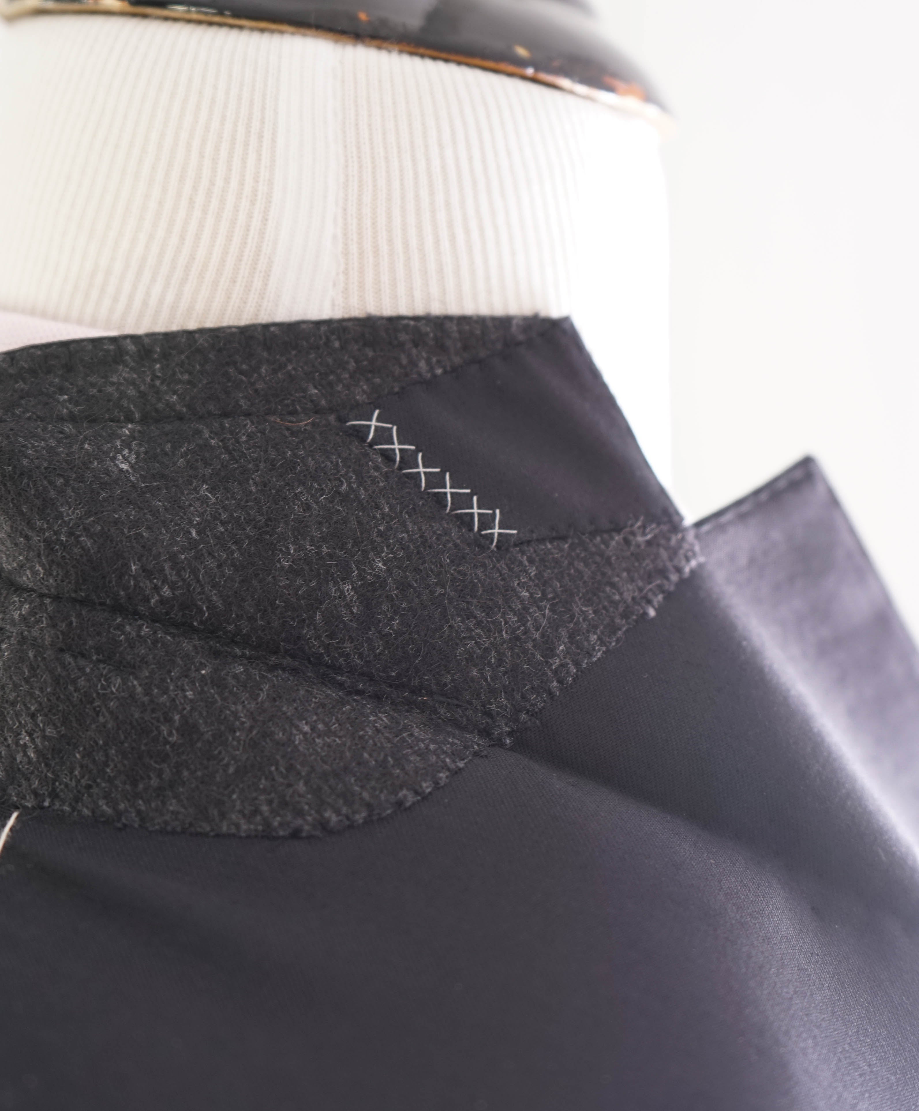 $3,250 ERMENEGILDO ZEGNA - "MICRONSPHERE" *Closet Staple* Black Suit - 44R 35W