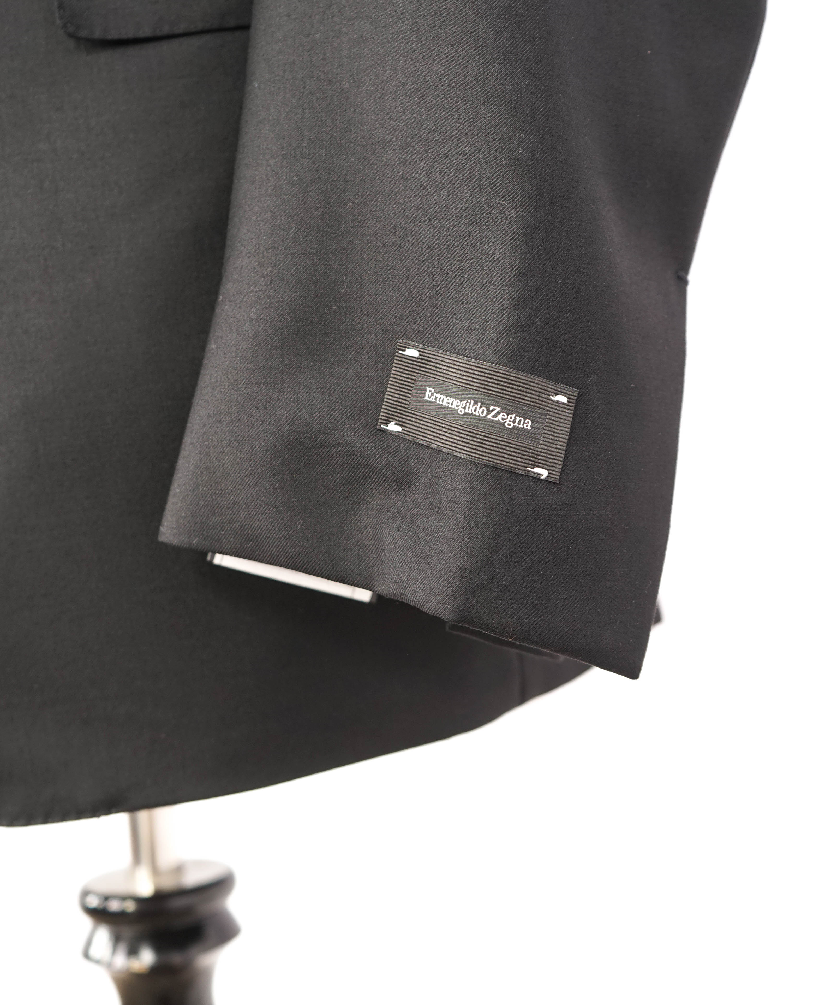 $3,995 ERMENEGILDO ZEGNA -"TROFEO" MILANO Black CLOSET STAPLE Suit - 46R