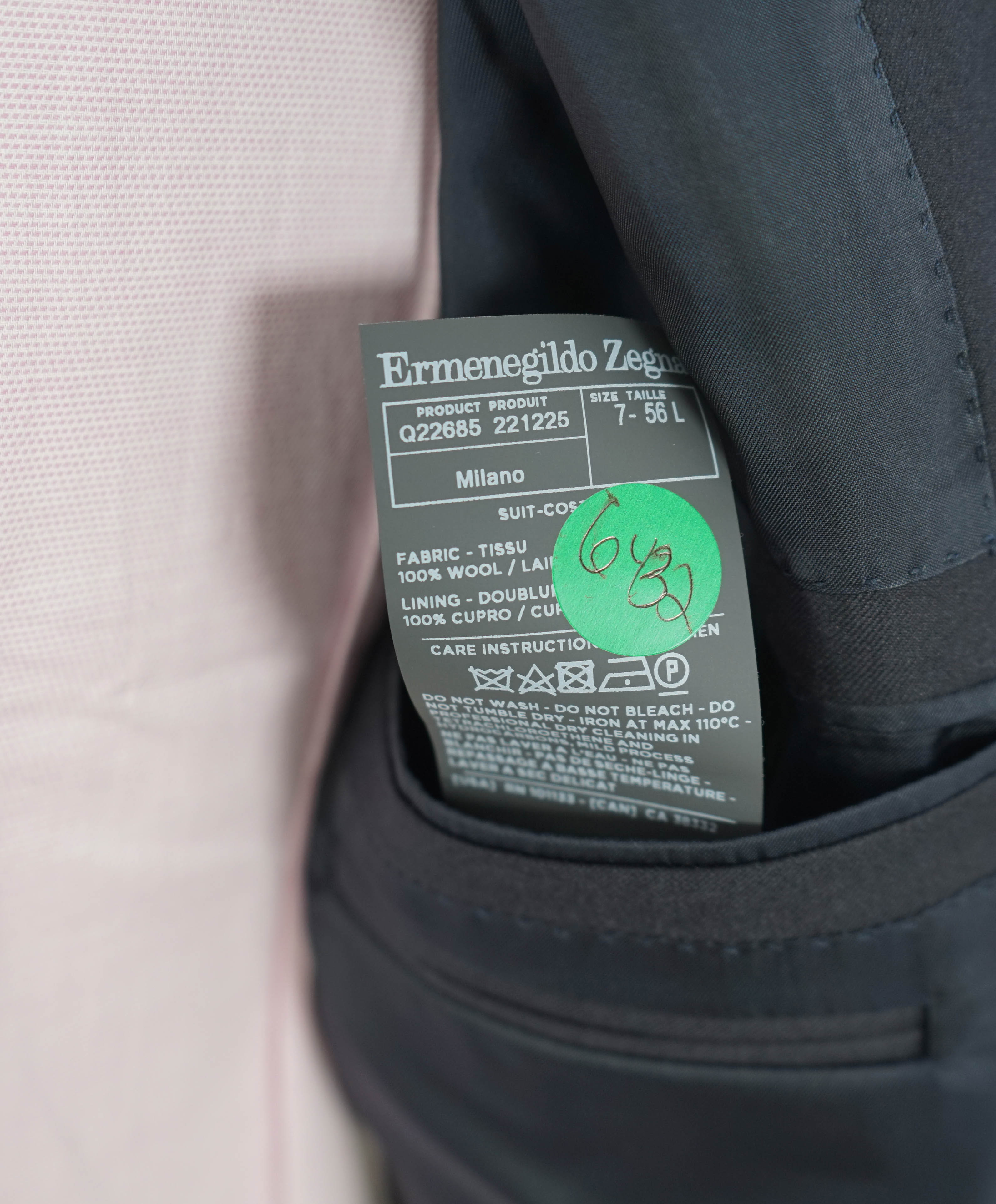 $3,995 ERMENEGILDO ZEGNA -"TROFEO" Navy CLOSET STAPLE Suit - 46L