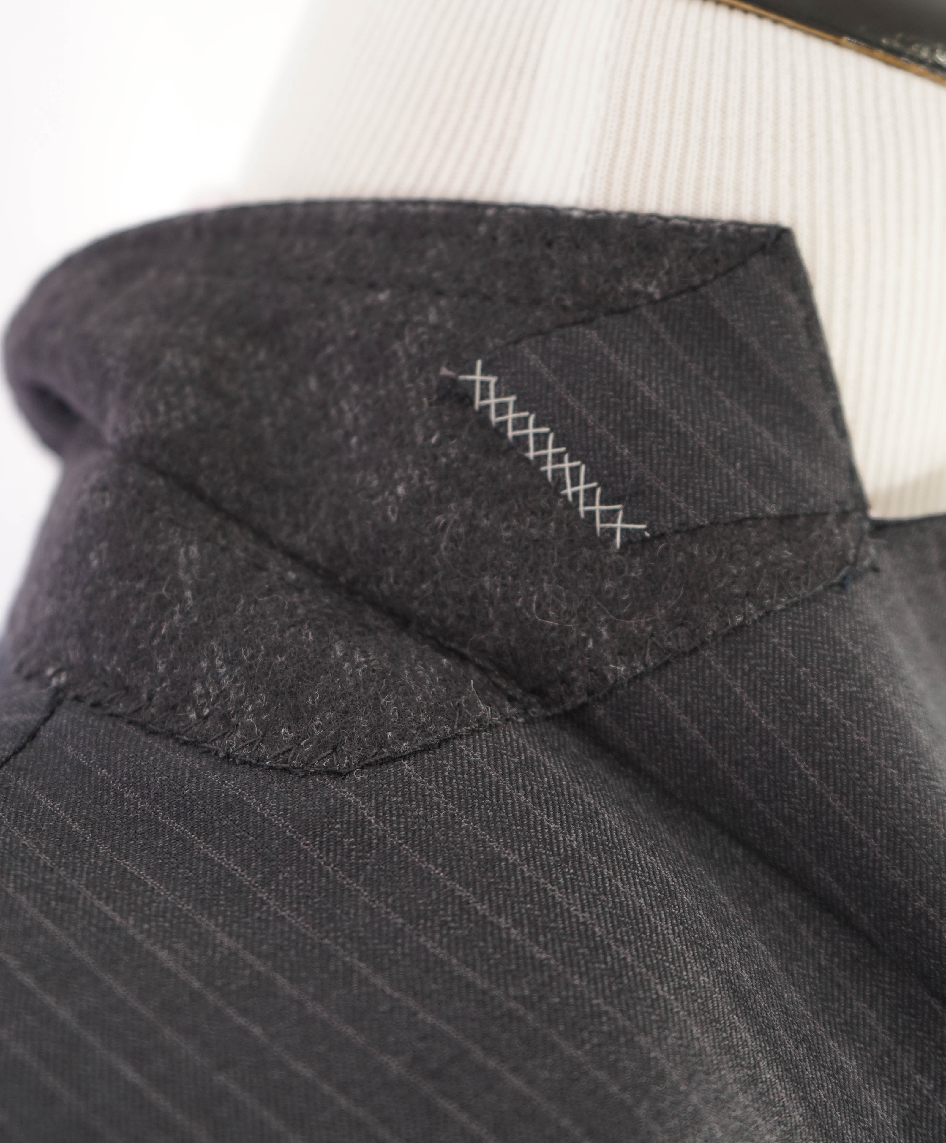 $3,695 ERMENEGILDO ZEGNA -“ACHILLFARM" SILK Gray Texture Suit - 38R