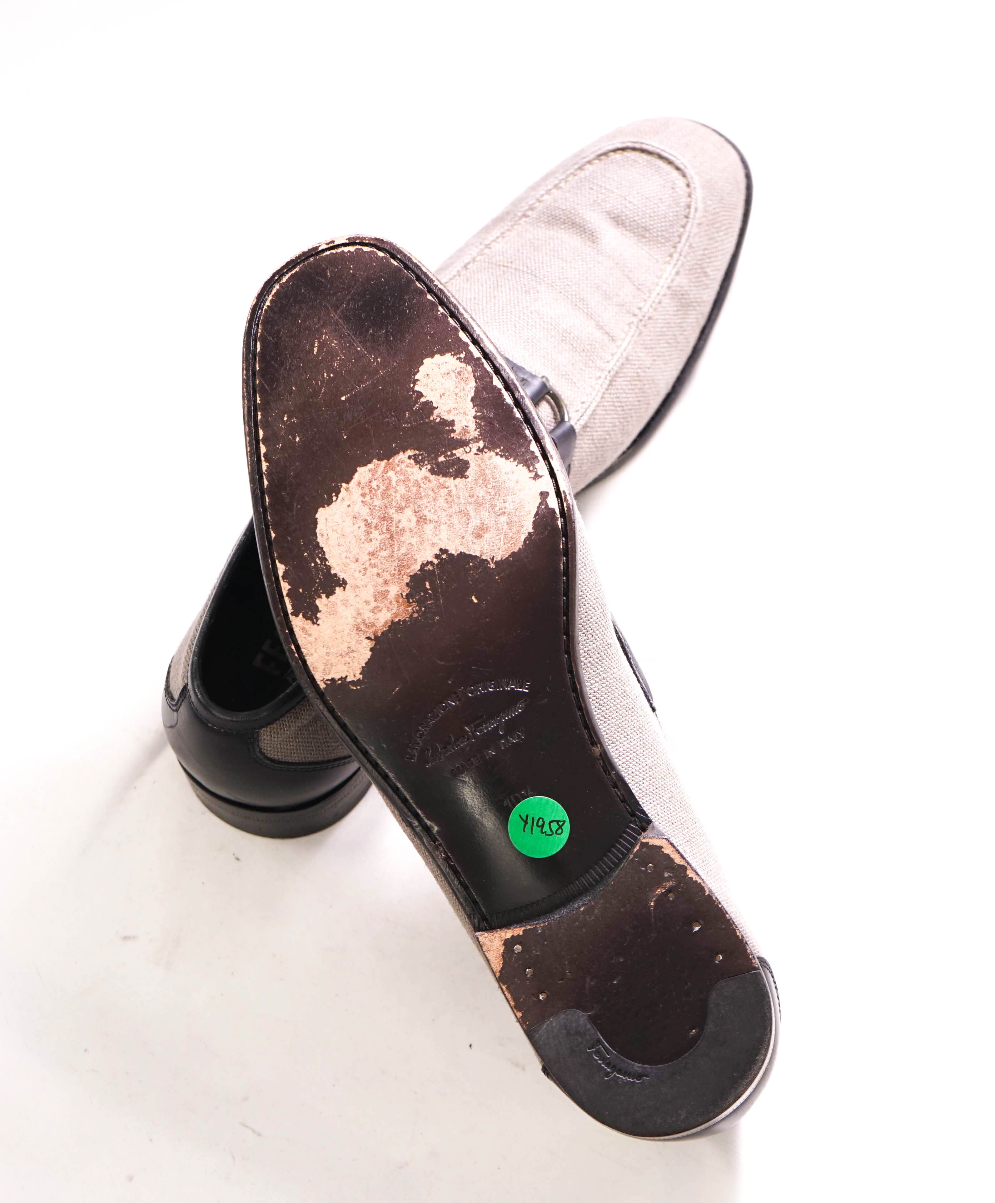 $850 SALVATORE FERRAGAMO - Neutral / Brown Linen Gancini Round Toe Loafer - 10.5 D US