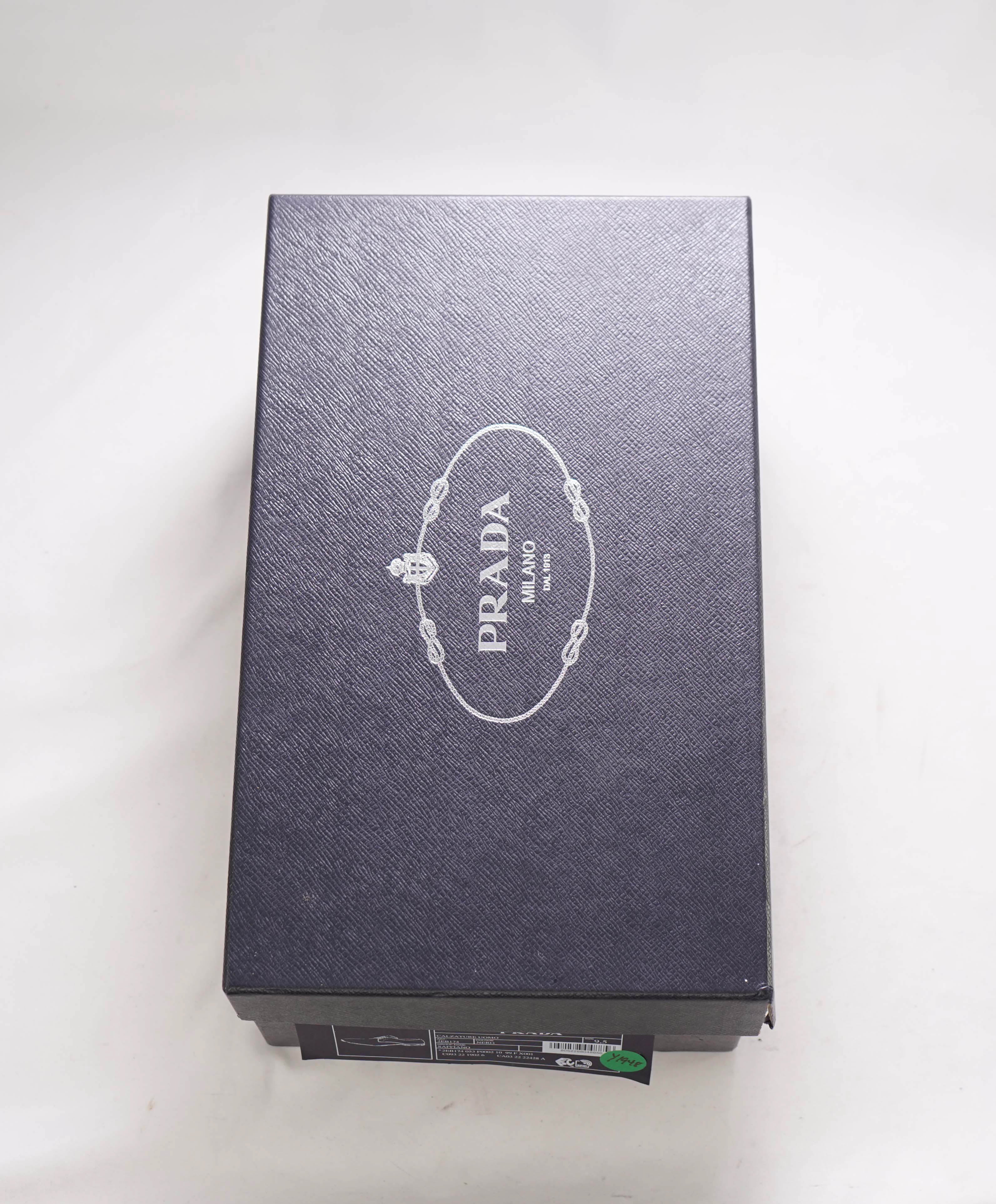 $950 PRADA - Black Saffiano Leather Derby / Oxfords - 10.5US (9.5 Prada)