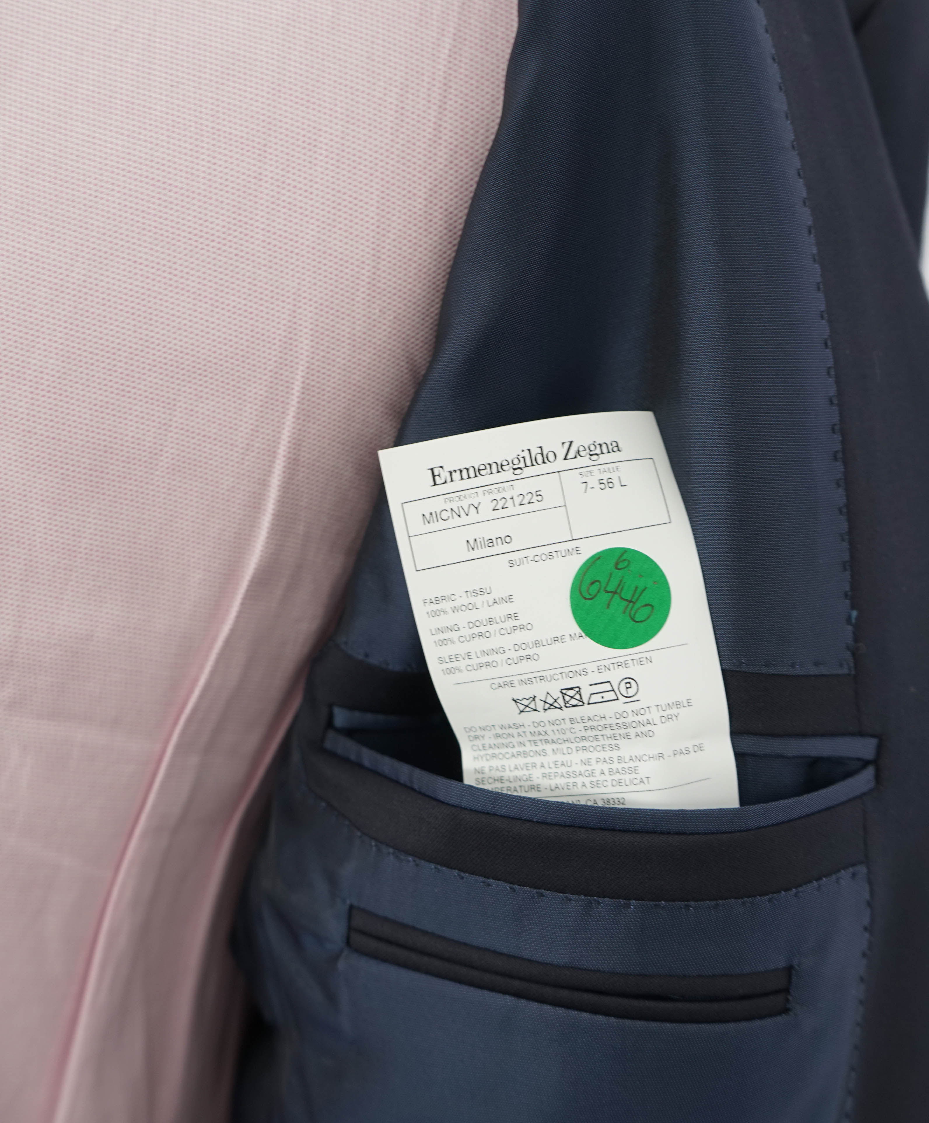 $2,695 ERMENEGILDO ZEGNA -"Micronsphere" NAVY Blazer - 46L