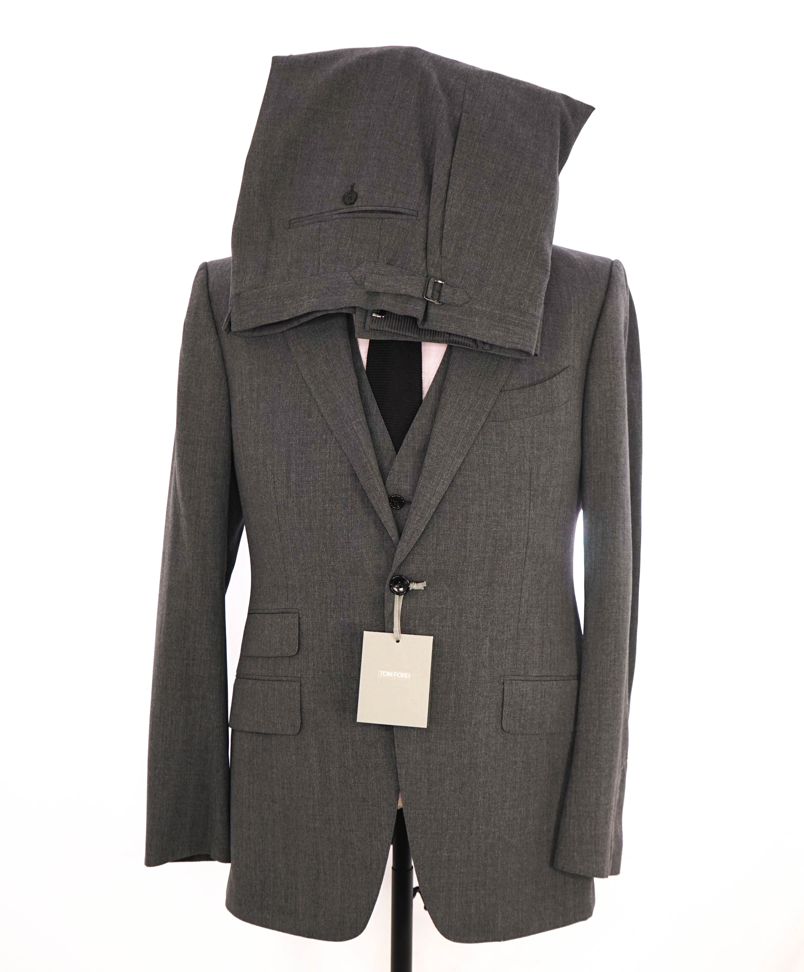 $6,990 TOM FORD - 3-Piece Gray PEAK LAPEL "FIT Y" Vested Side Tab Suit - 42R (52EU)