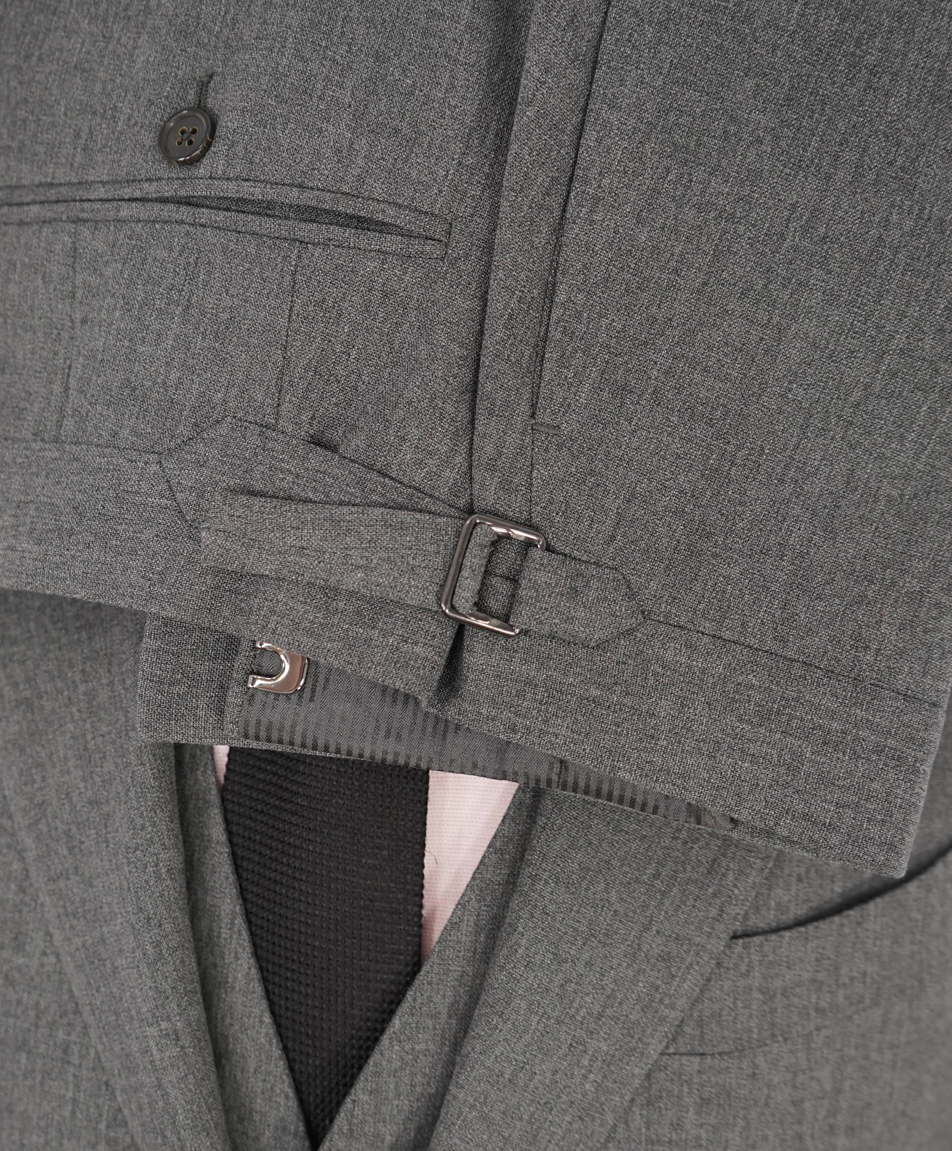 $6,990 TOM FORD - 3-Piece Gray PEAK LAPEL "FIT Y" Vested Side Tab Suit - 42R (52EU)