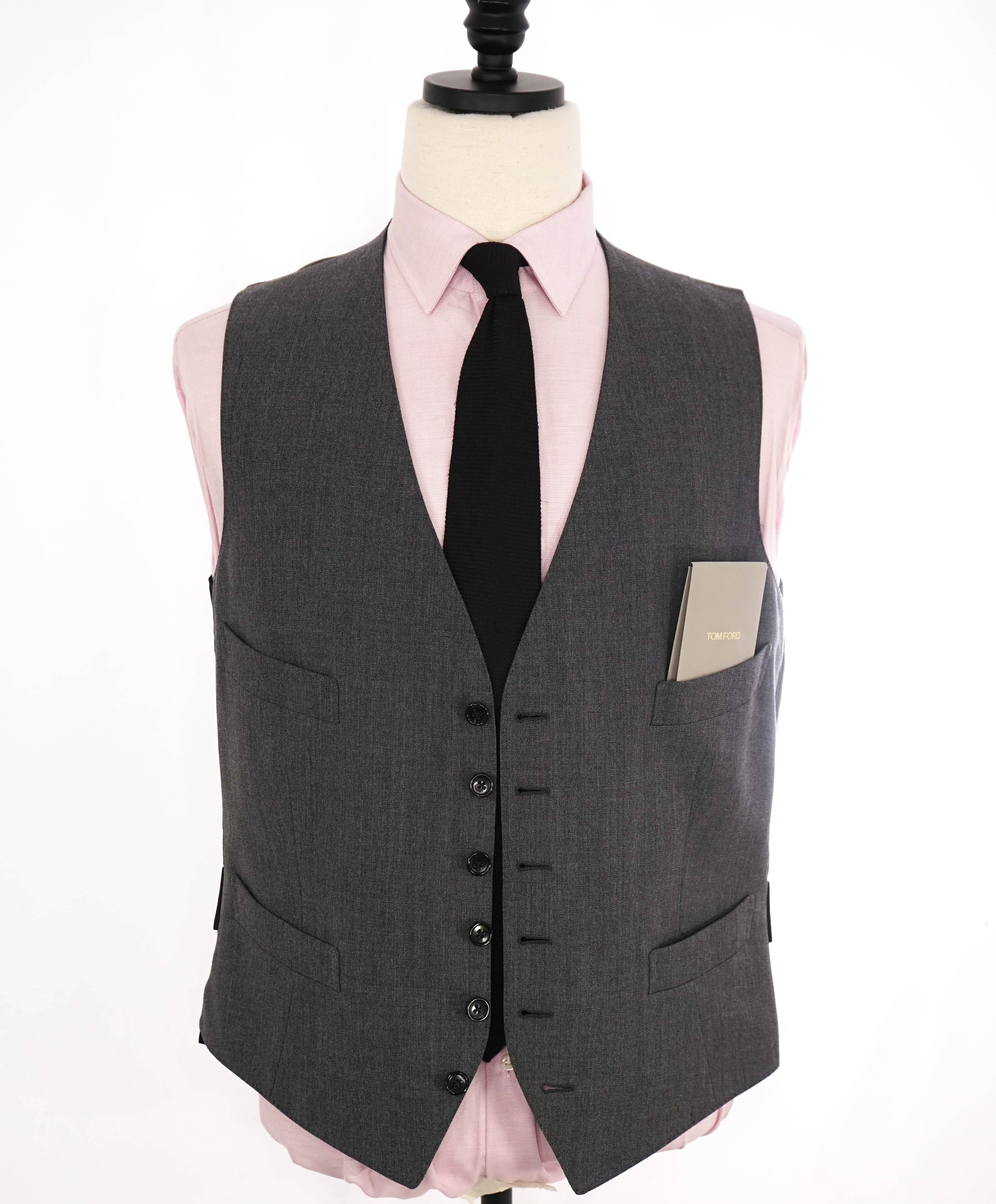 $6,990 TOM FORD - 3-Piece Gray PEAK LAPEL "FIT Y" Vested Side Tab Suit - 42R (52EU)