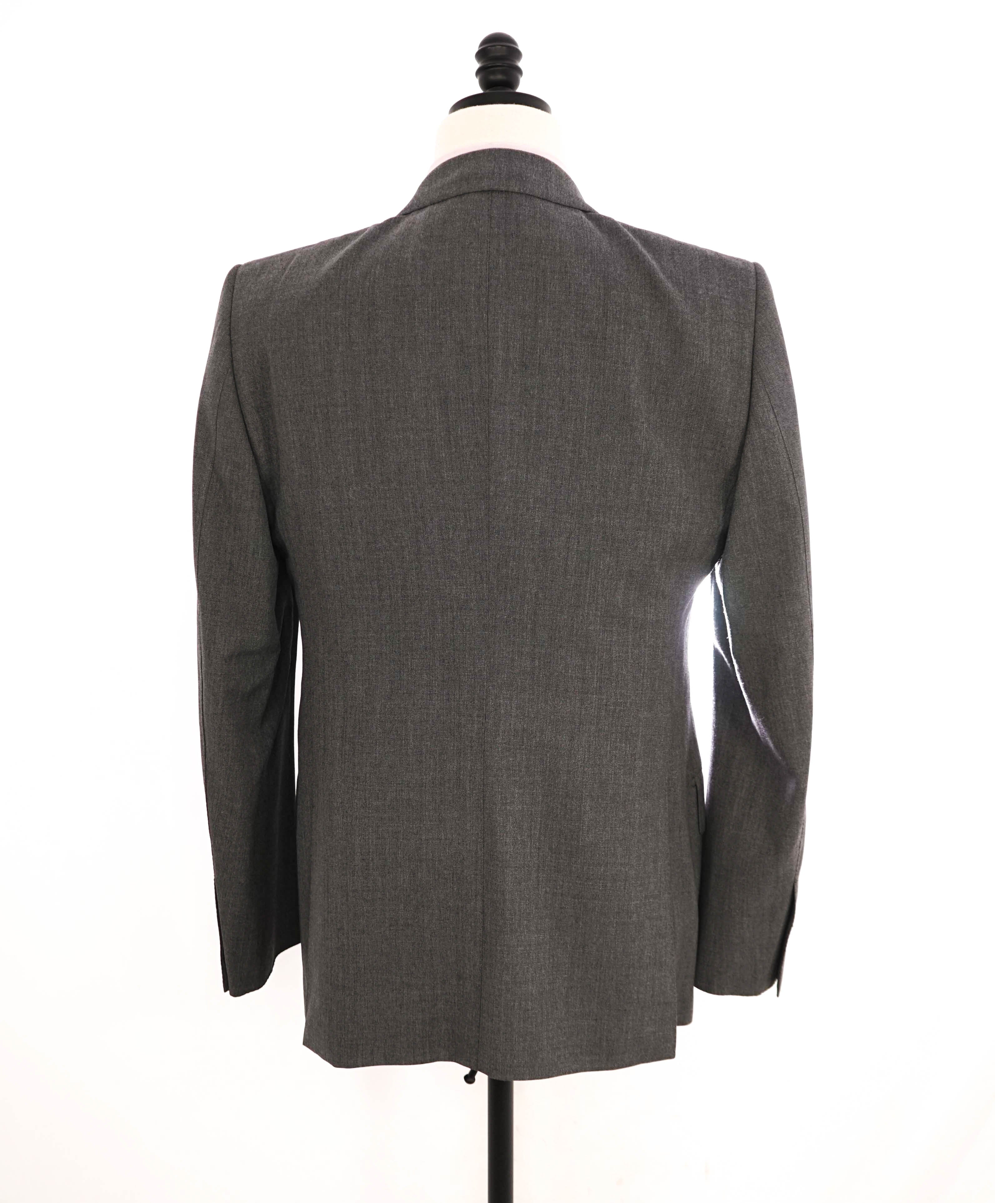 $6,990 TOM FORD - 3-Piece Gray PEAK LAPEL "FIT Y" Vested Side Tab Suit - 42R (52EU)