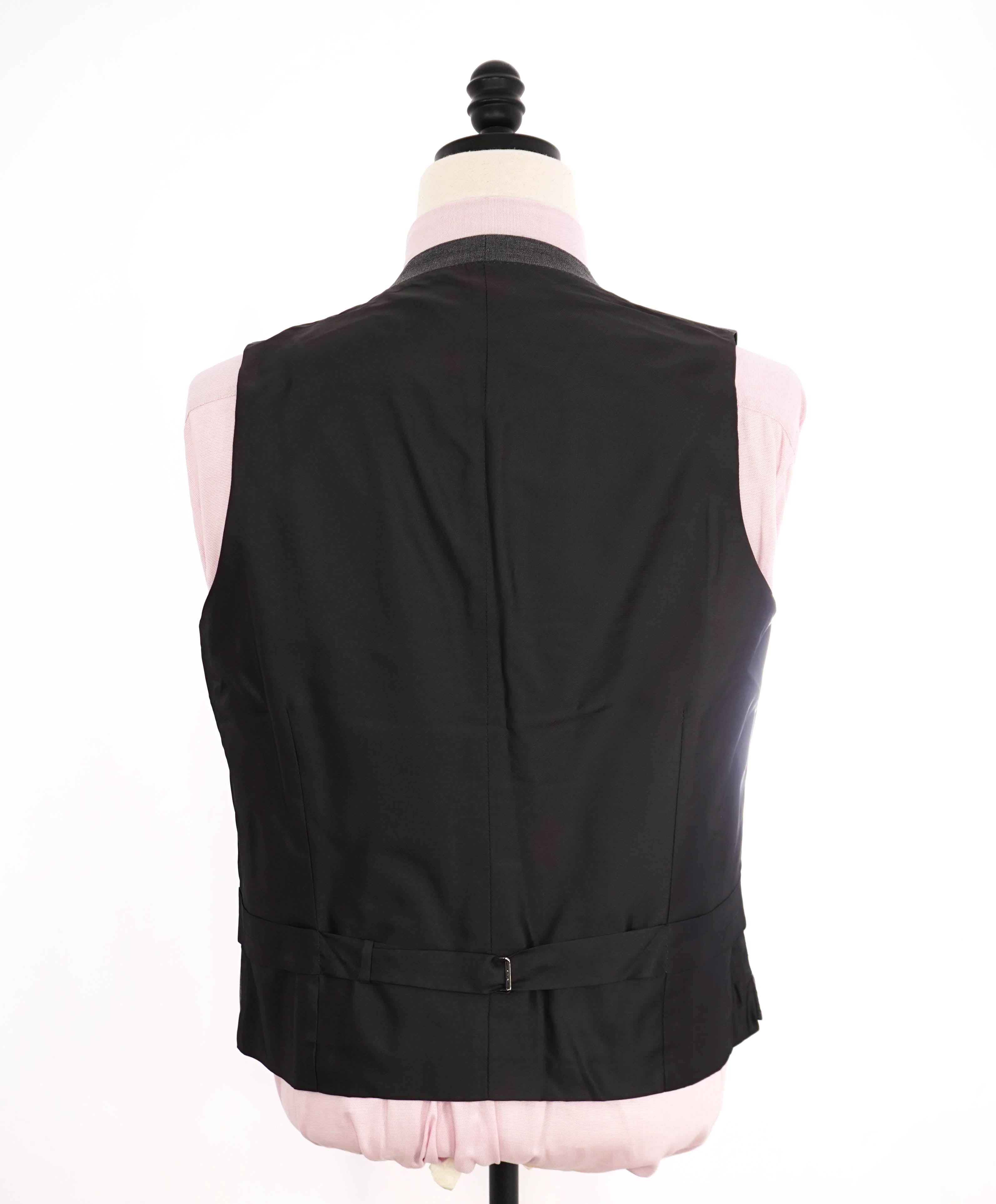 $6,990 TOM FORD - 3-Piece Gray PEAK LAPEL "FIT Y" Vested Side Tab Suit - 42R (52EU)